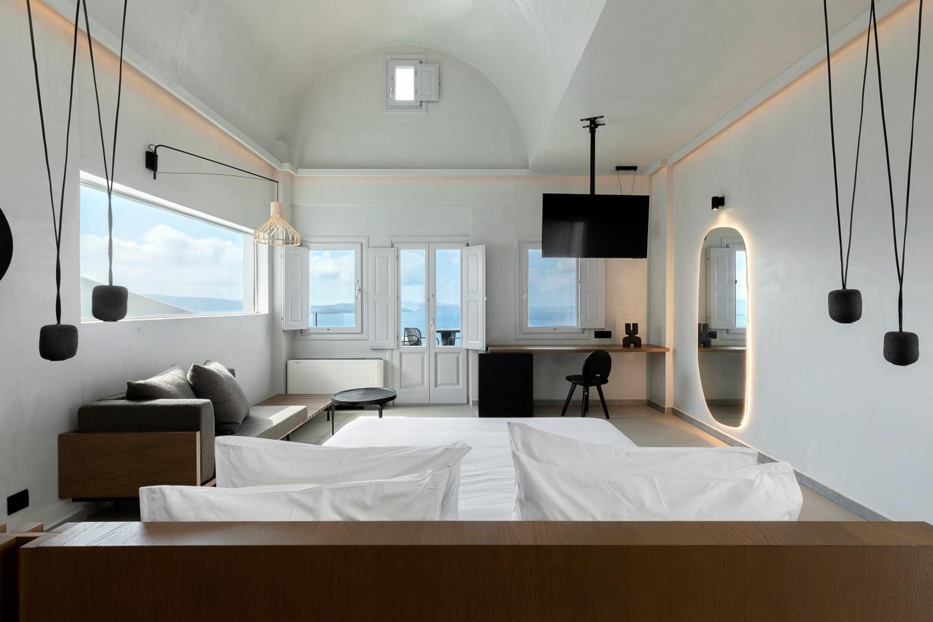 Deluxe Suite with Outdoor Hot Tub and Sea View
