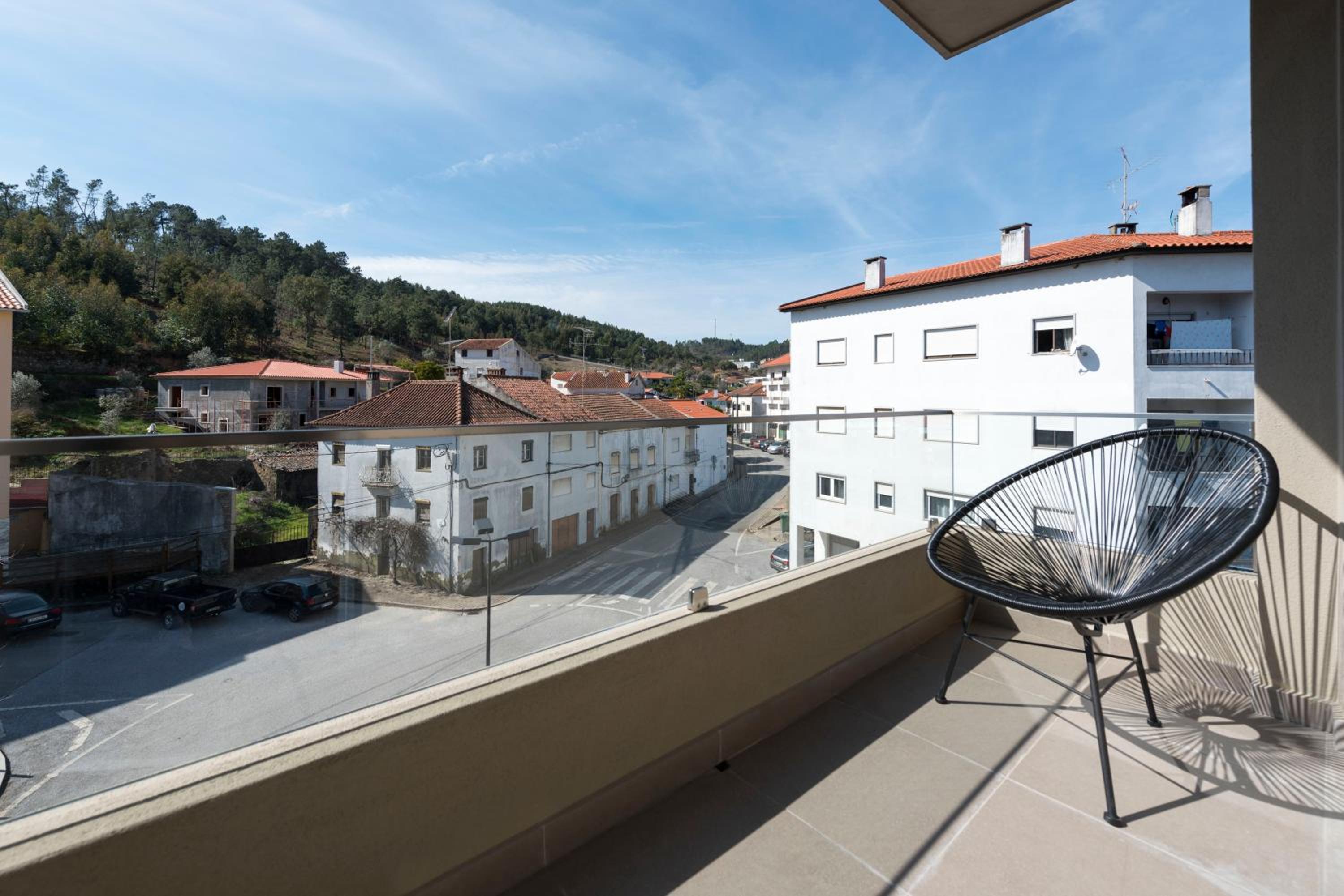 Twin Room with Balcony - Photo 9