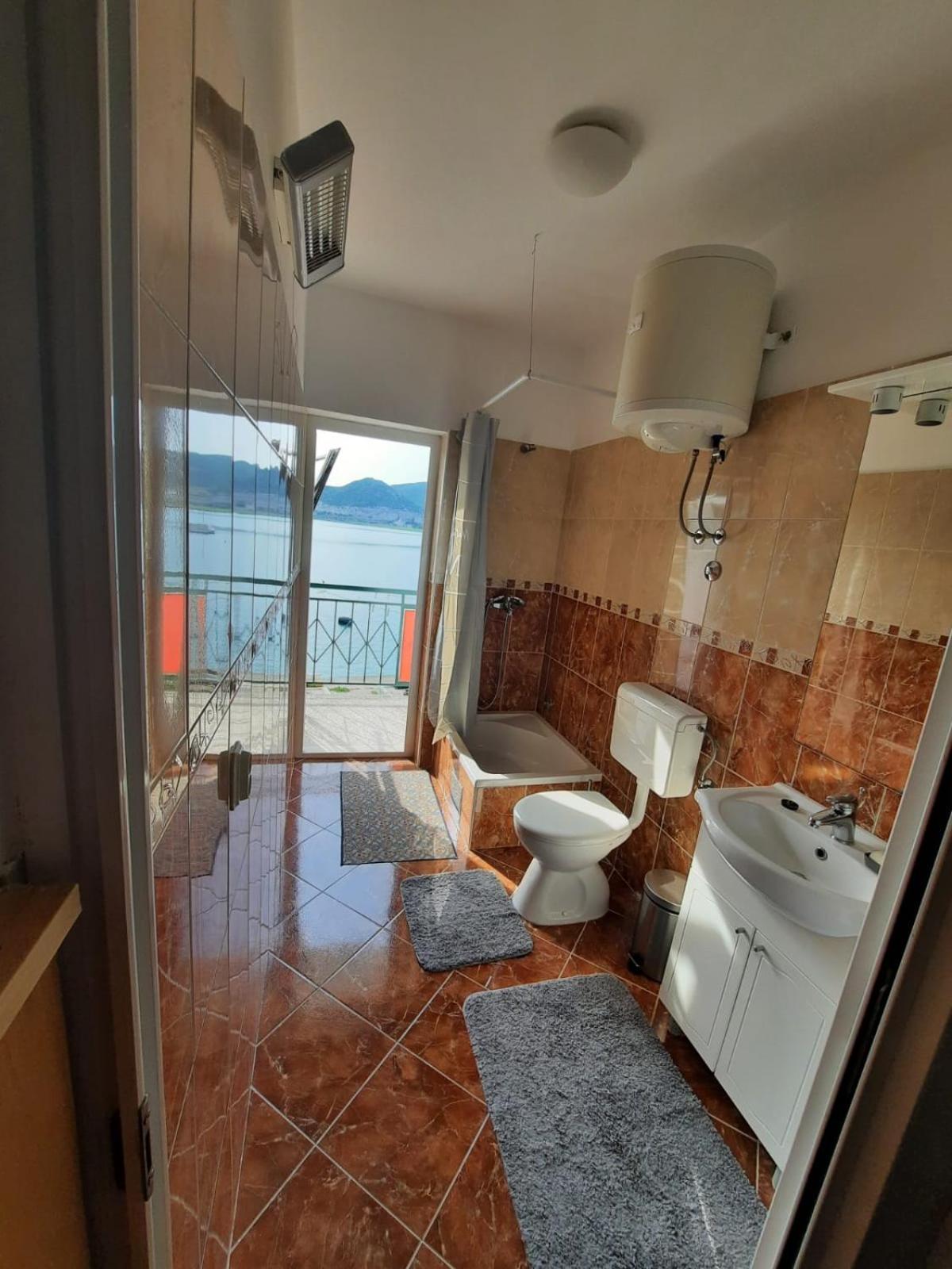 Three-Bedroom Villa - Photo 7