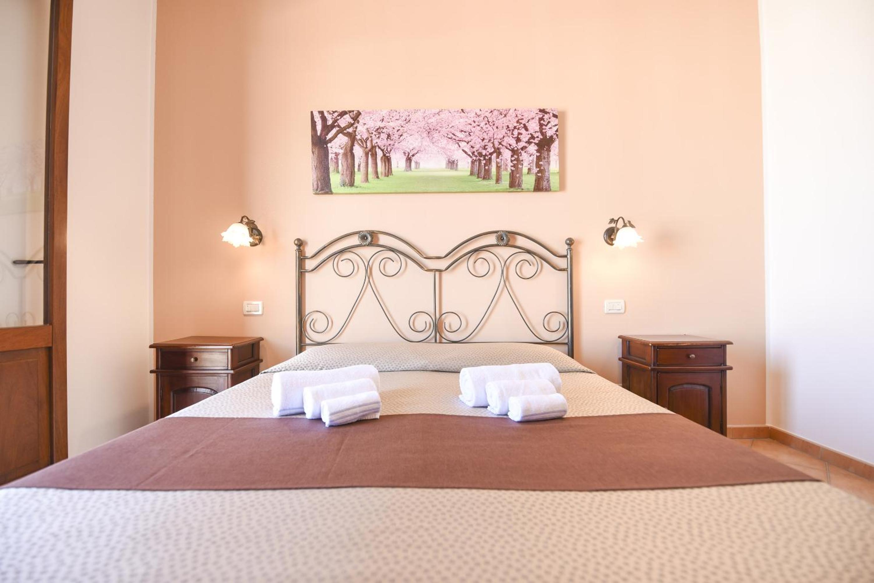 Superior Double Room with Balcony - Photo 13