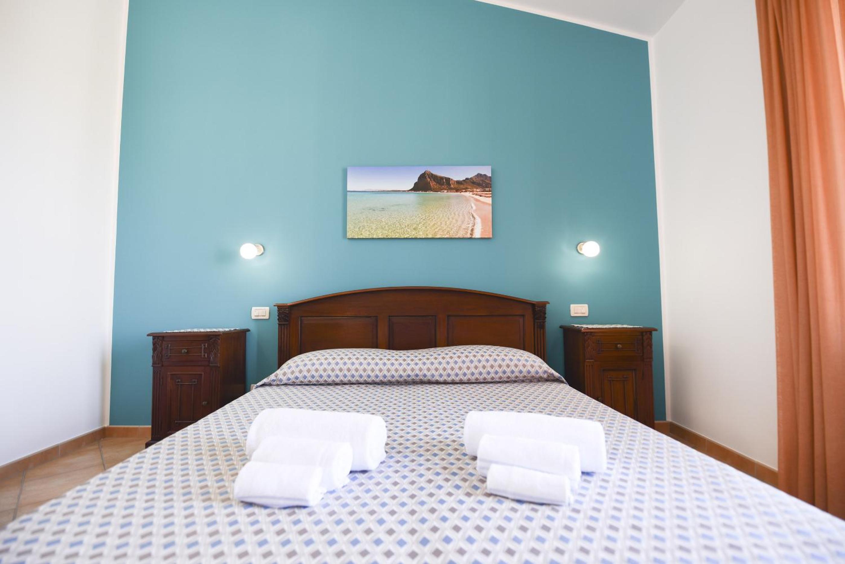 Superior Double Room with Balcony - Photo 17