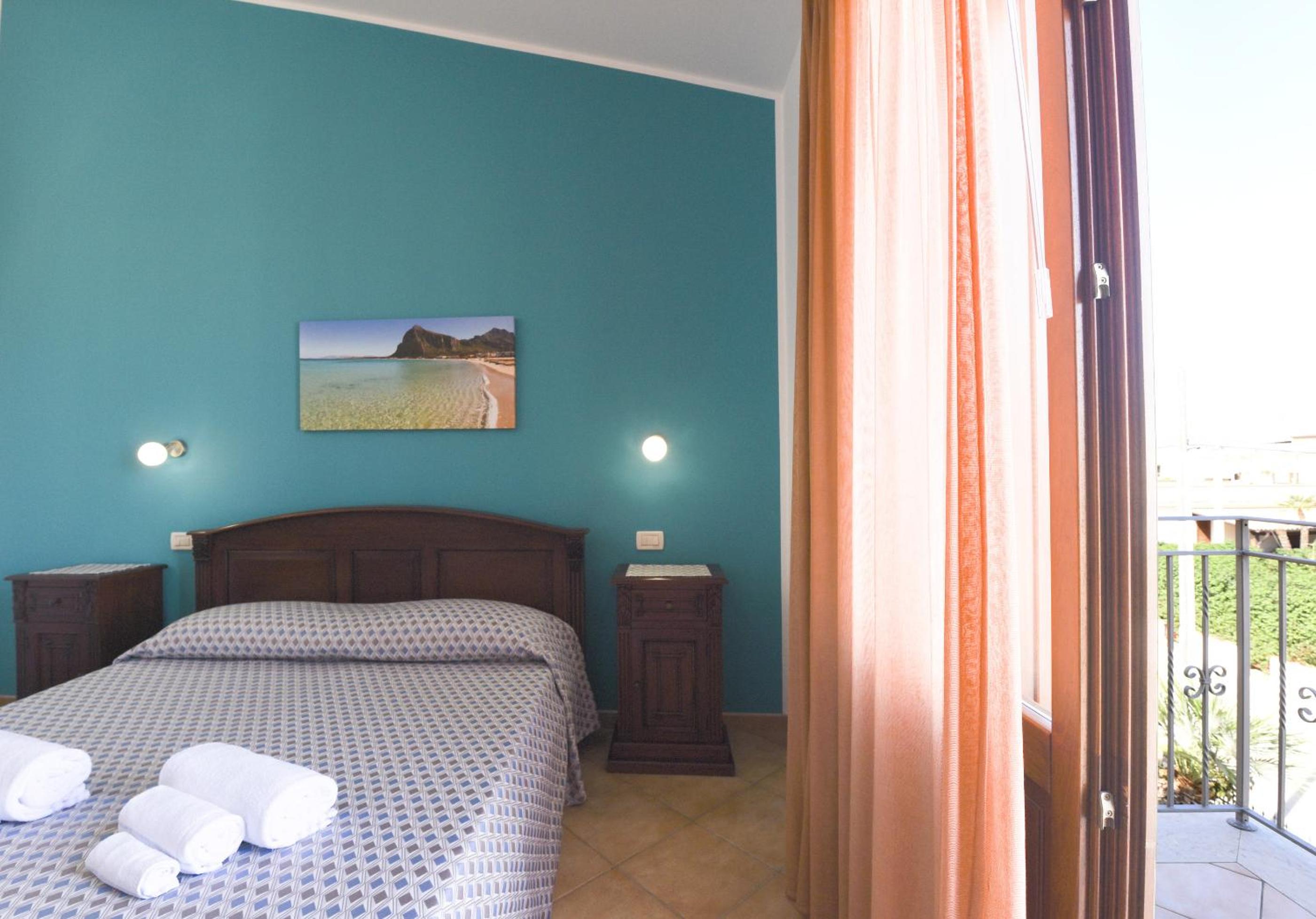 Superior Double Room with Balcony - Photo 15