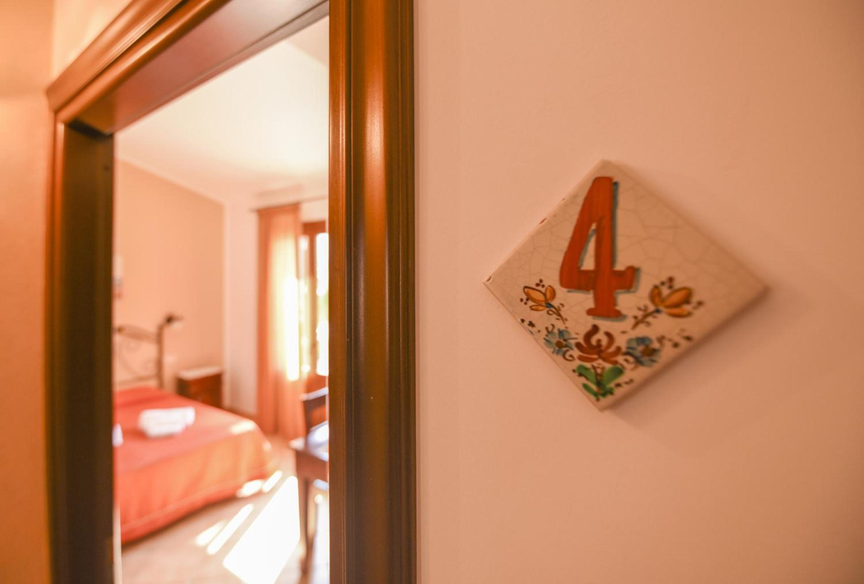 Superior Triple Room with Balcony - Photo 22