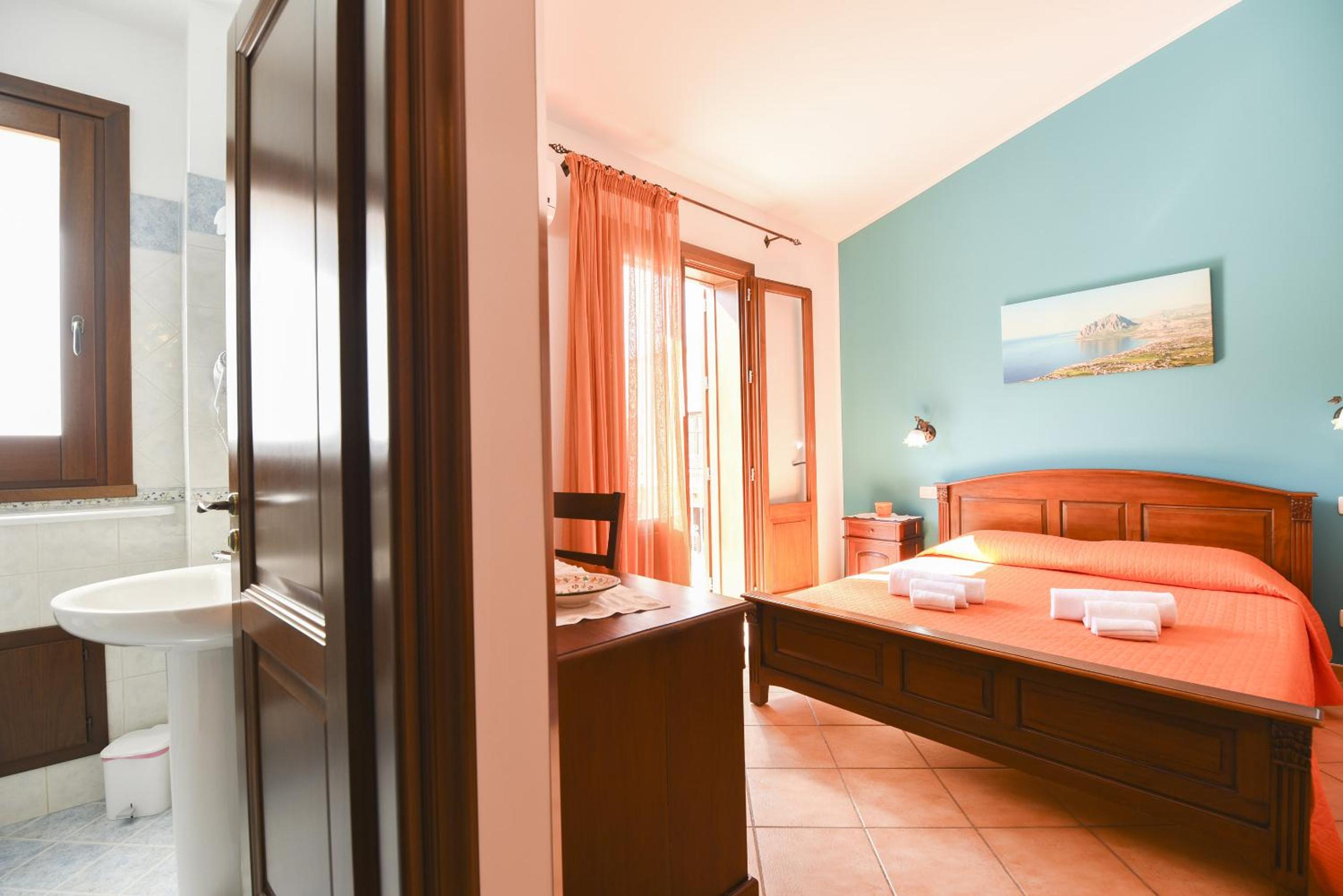 Superior Triple Room with Balcony - Photo 19