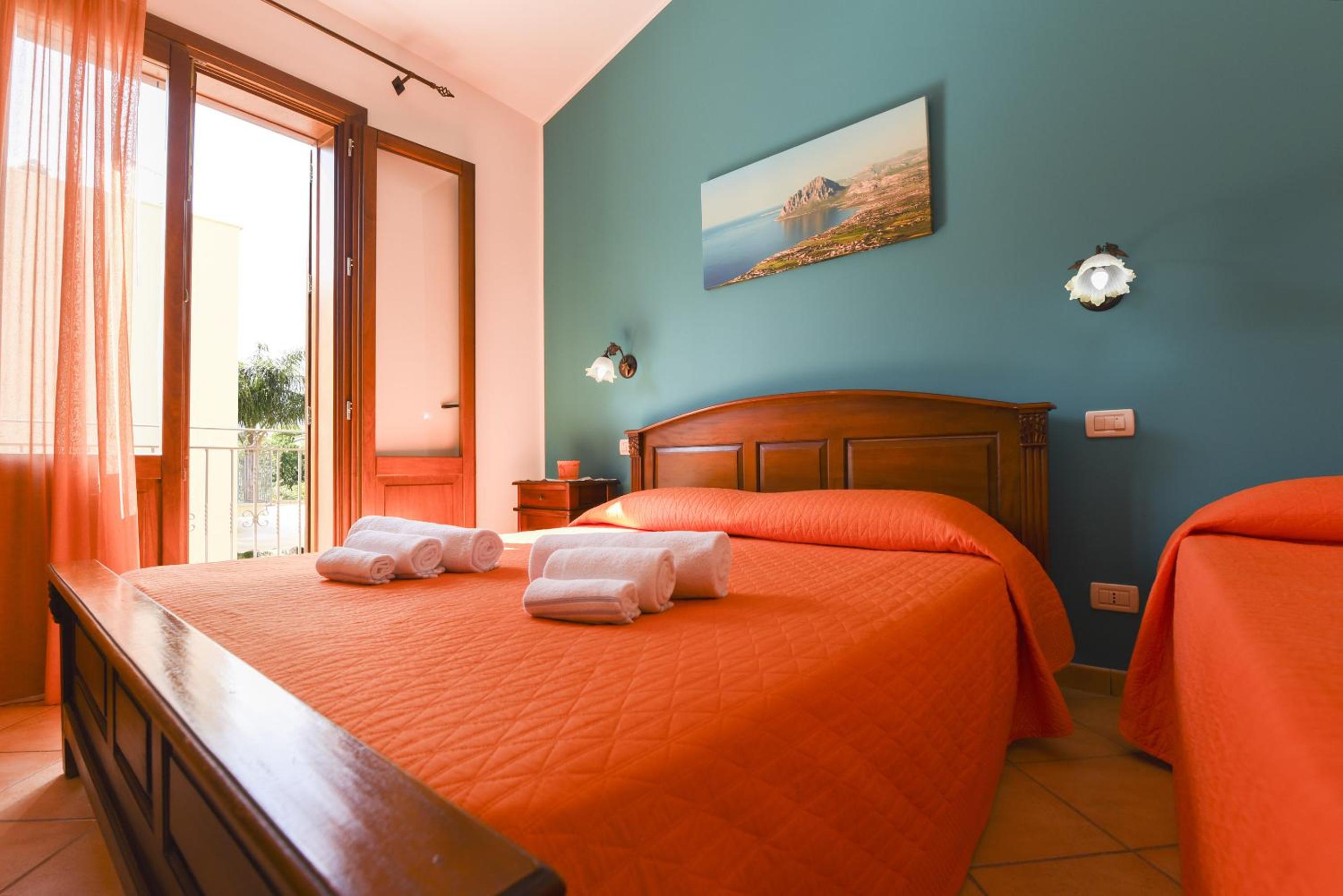 Superior Triple Room with Balcony - Photo 3