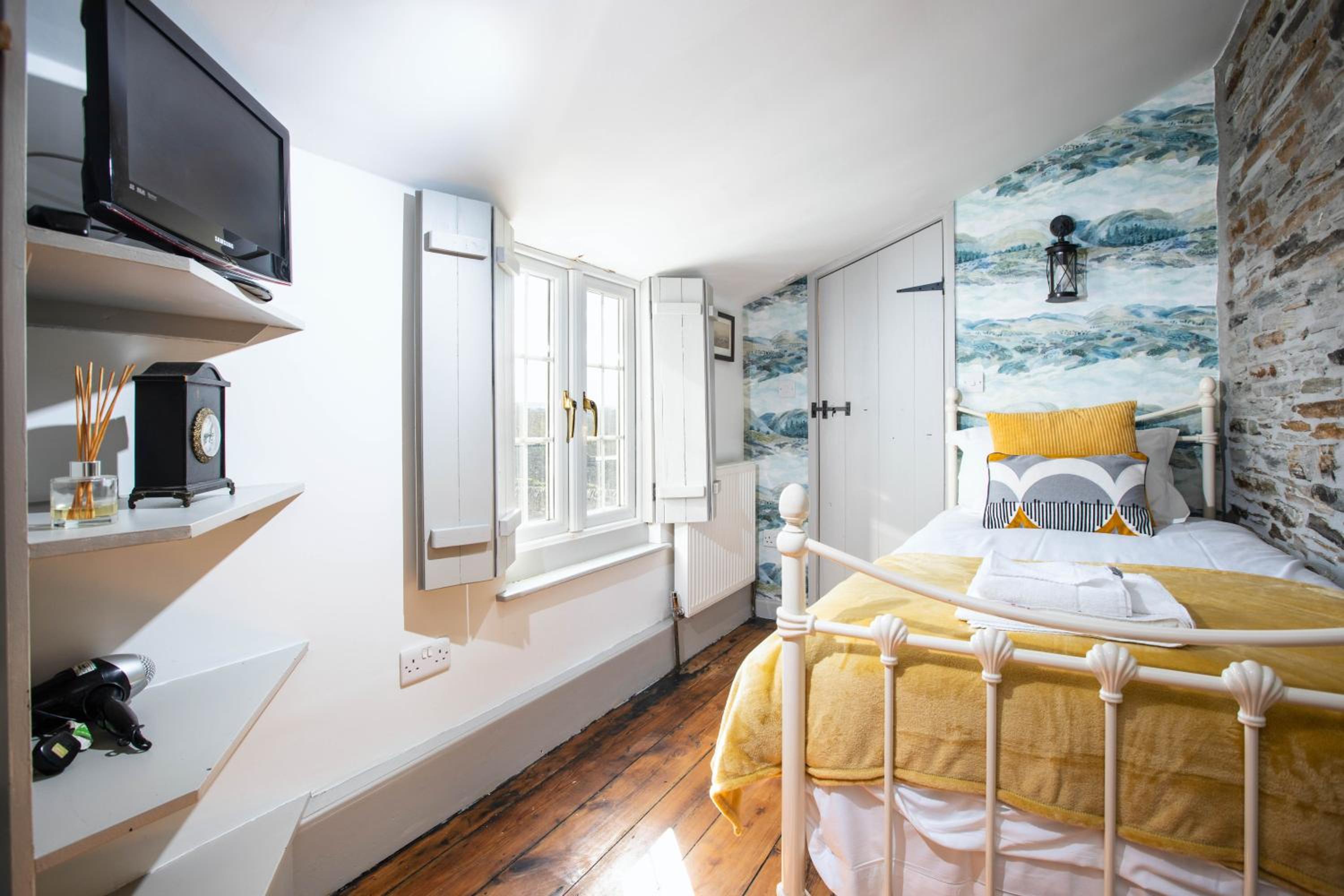 Single Room - Photo 1
