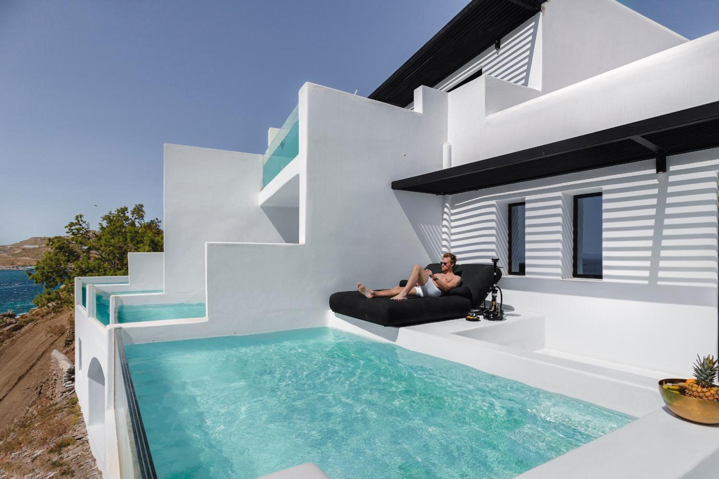 Honeymoon Suite with Private Pool photo 2