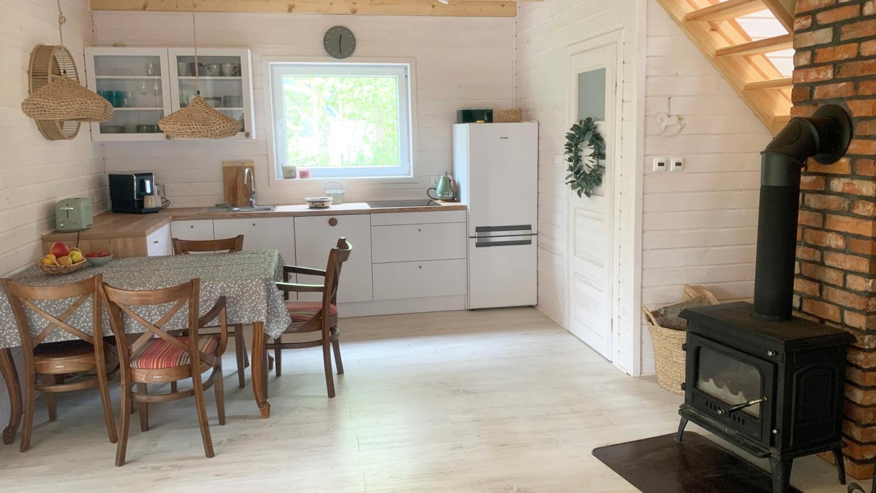 Three-Bedroom House photo 2