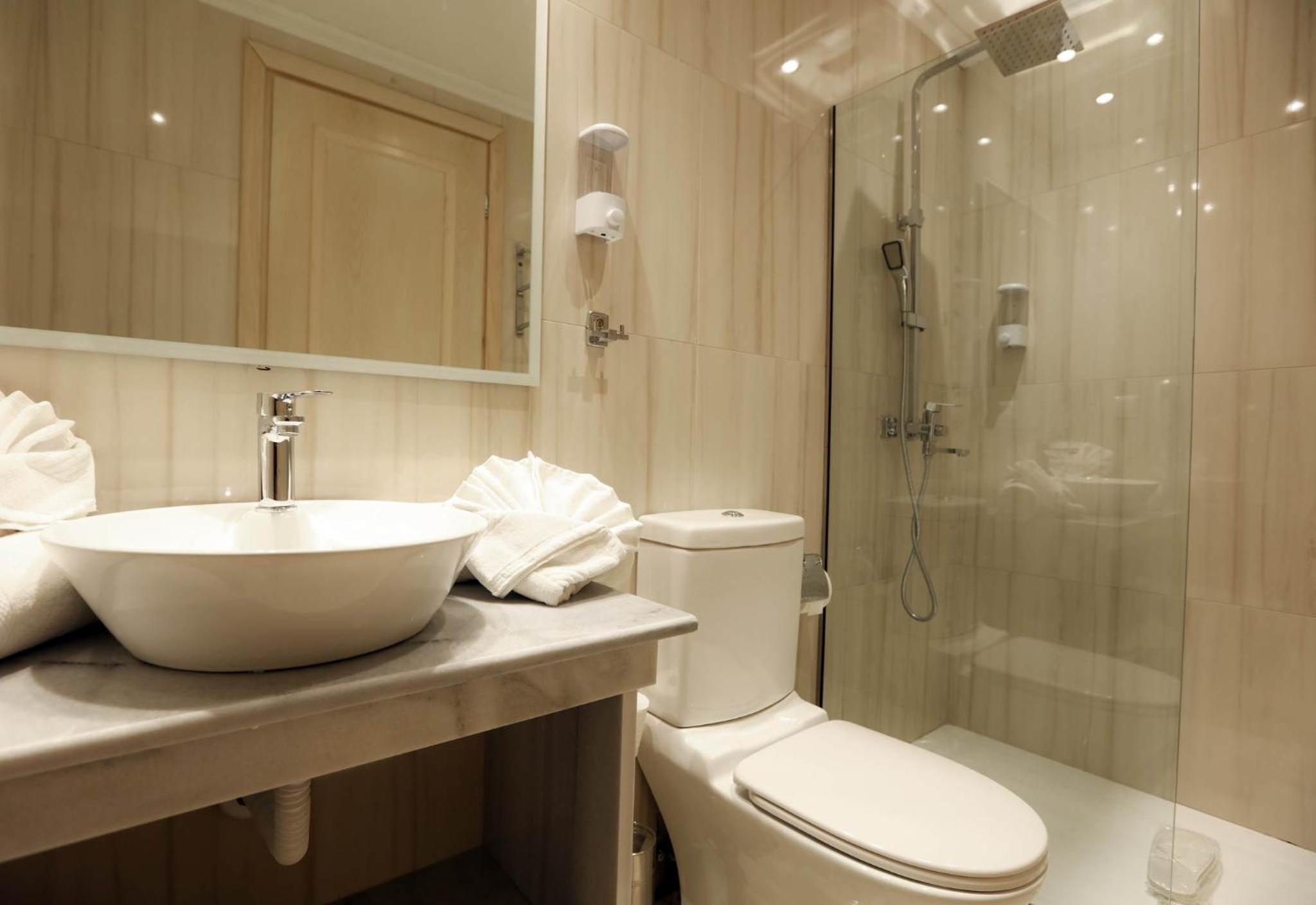 Superior Double Swim Up Room photo 3