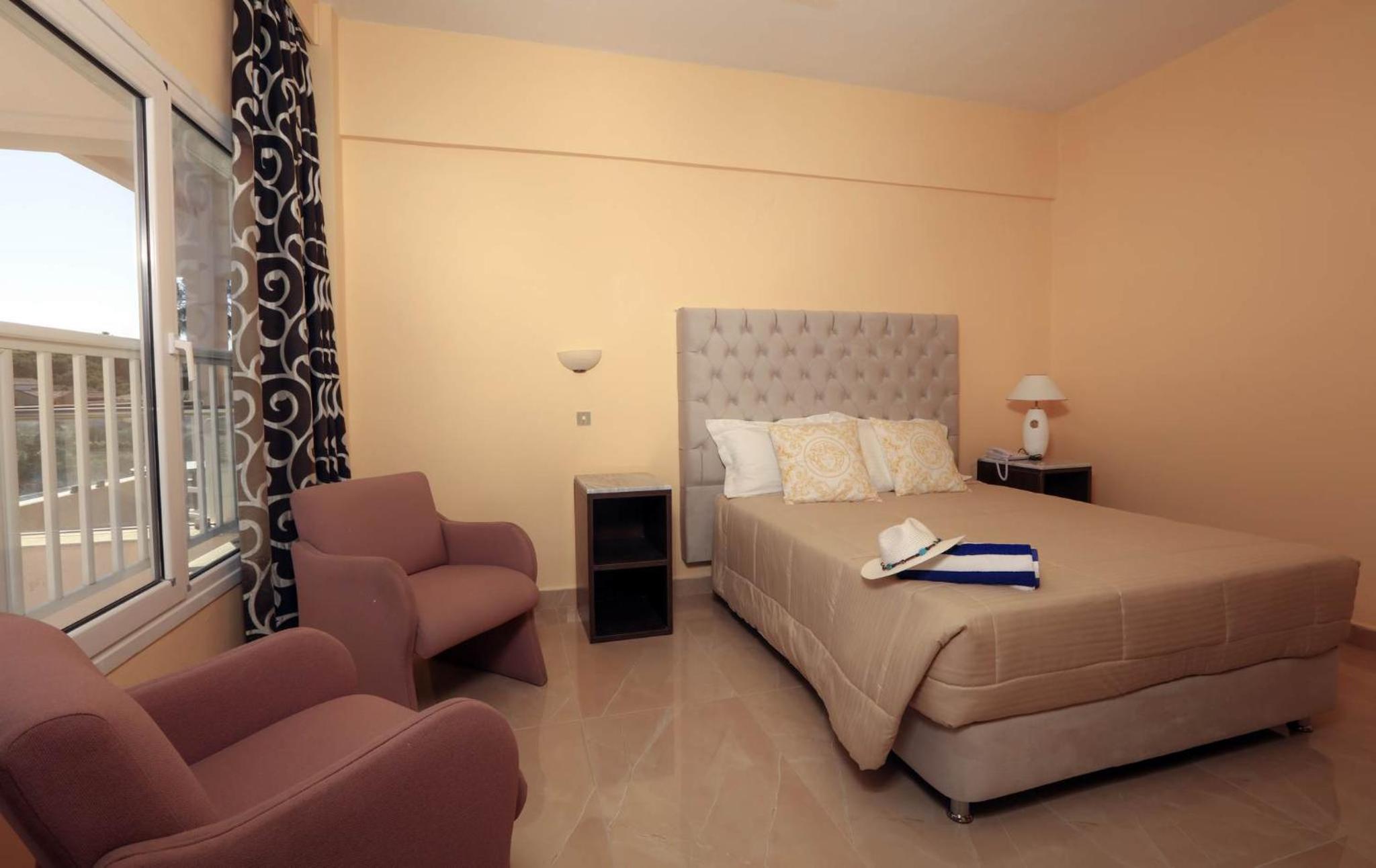 Junior Suite With Mountain View photo 2