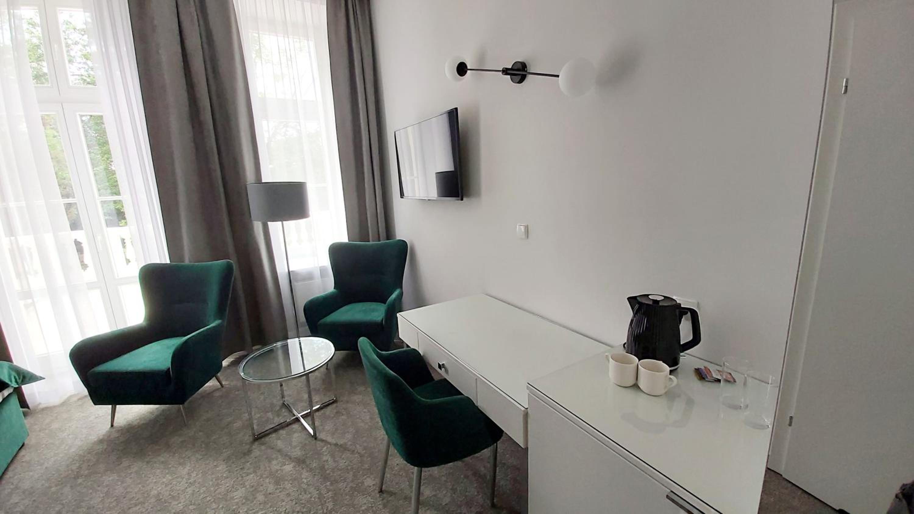 Deluxe Double Room with Shower photo 2