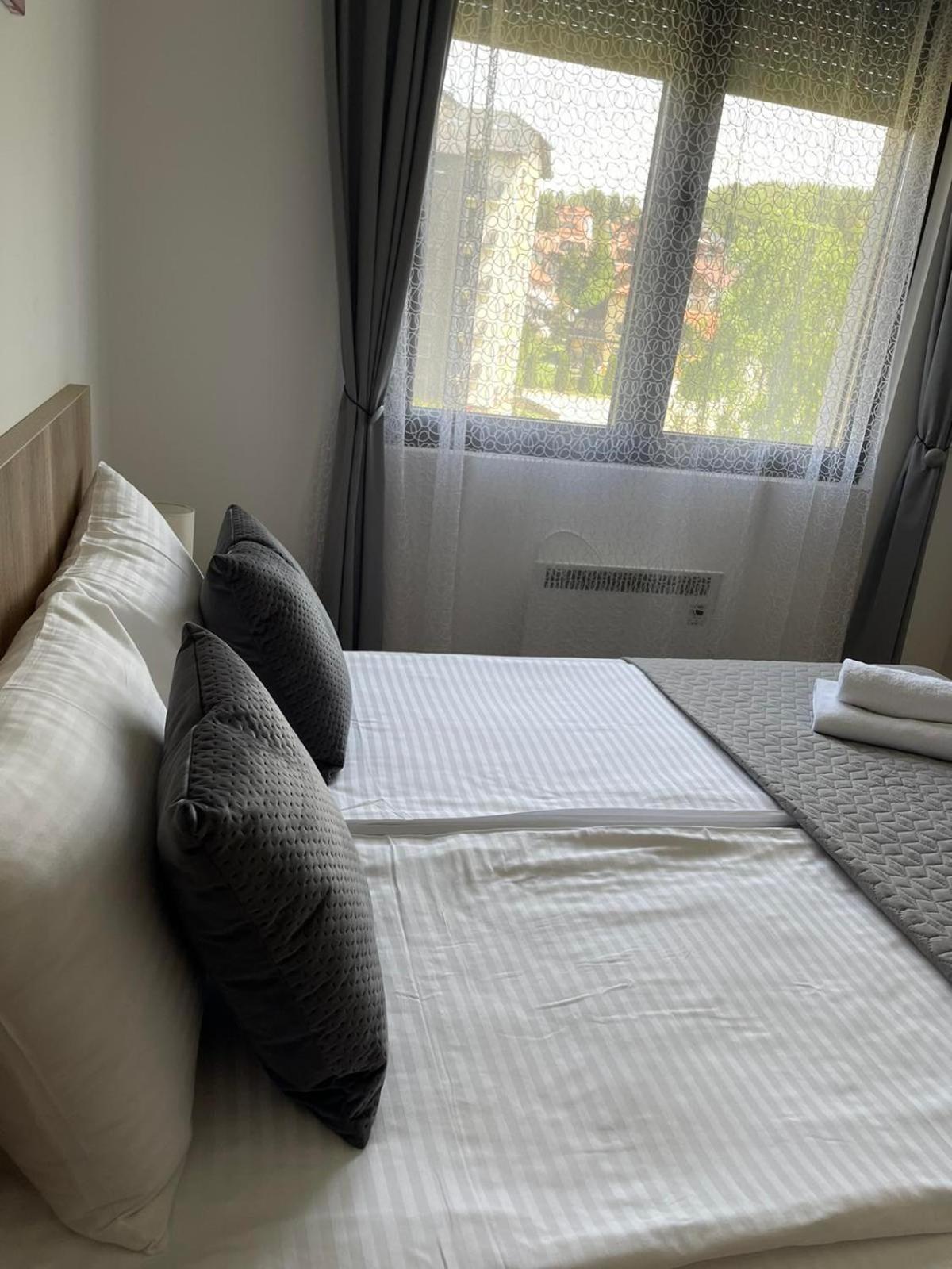 Deluxe Queen Suite - Photo 52