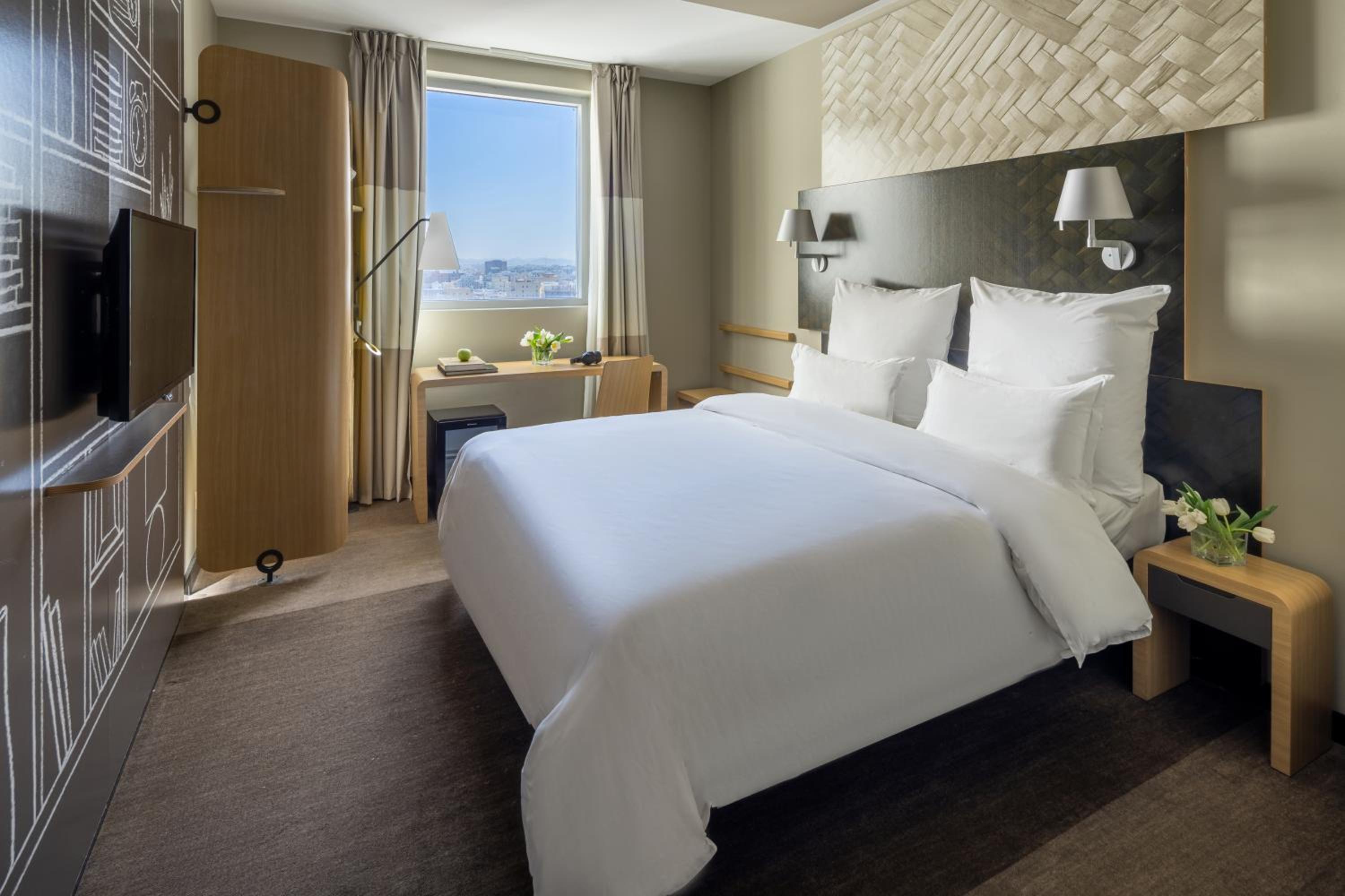 Standard Double Room - Photo 14