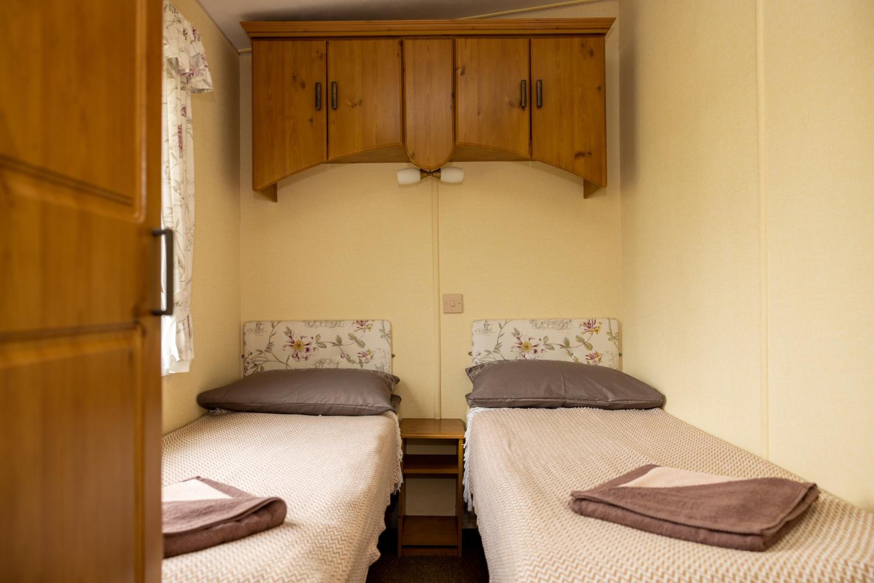 Mobile Home - Photo 10