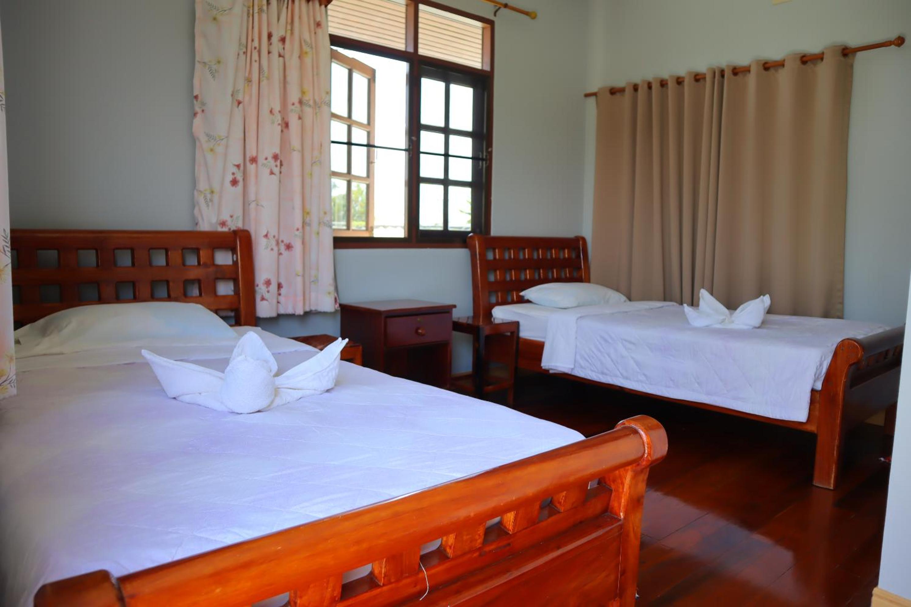 Standard Twin Room - Photo 1