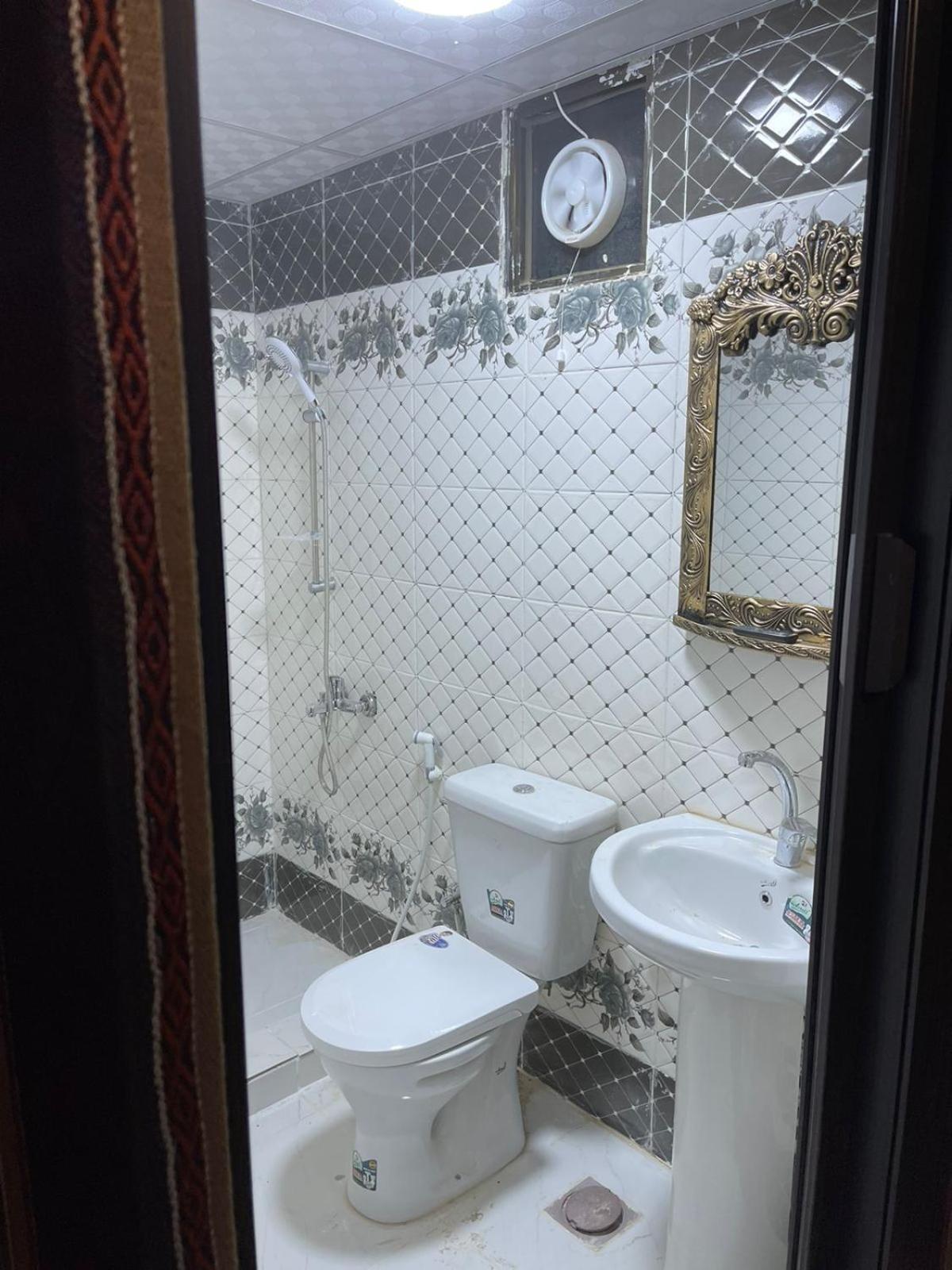 Double Room with Private Bathroom - Photo 9