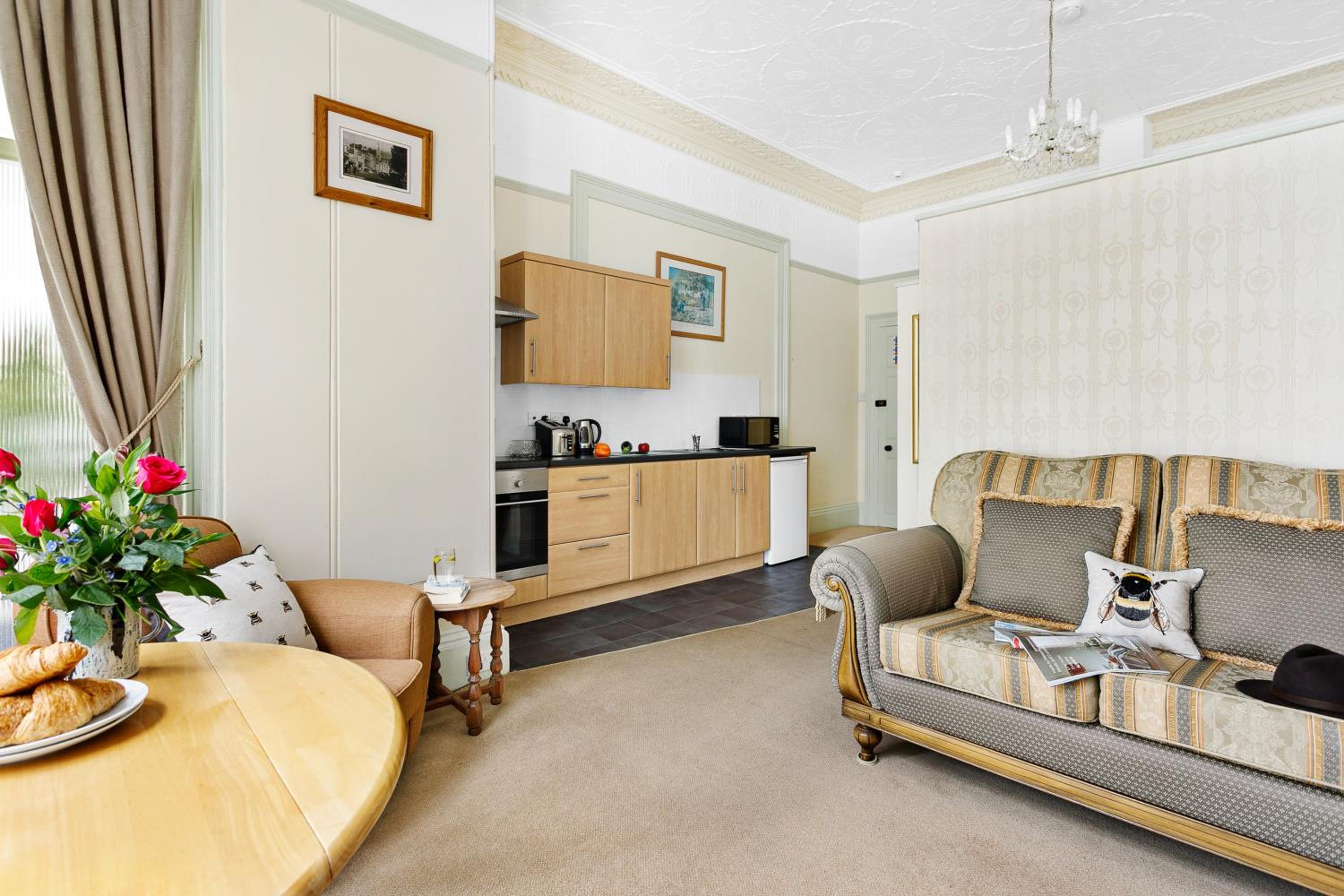 Apartment - Ground Floor - Photo 4