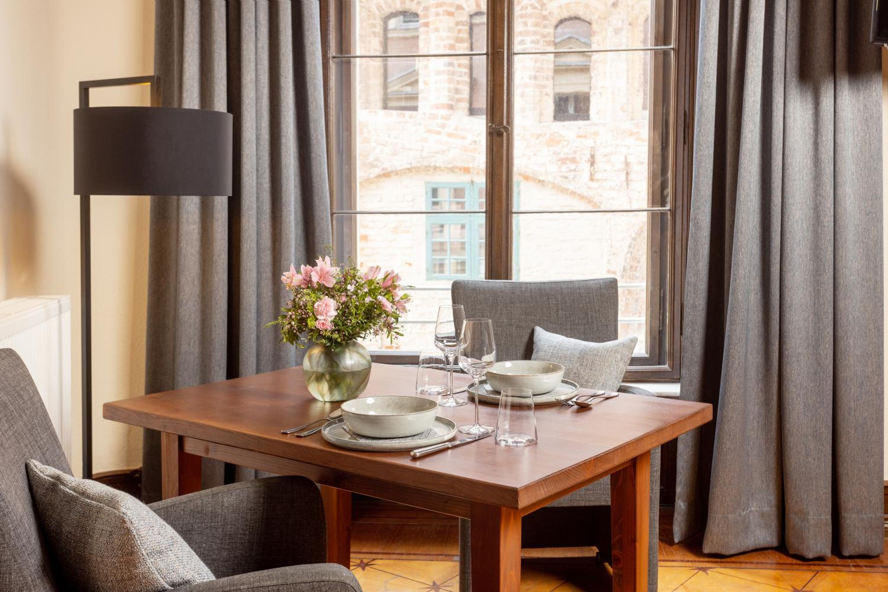 Deluxe Apartment