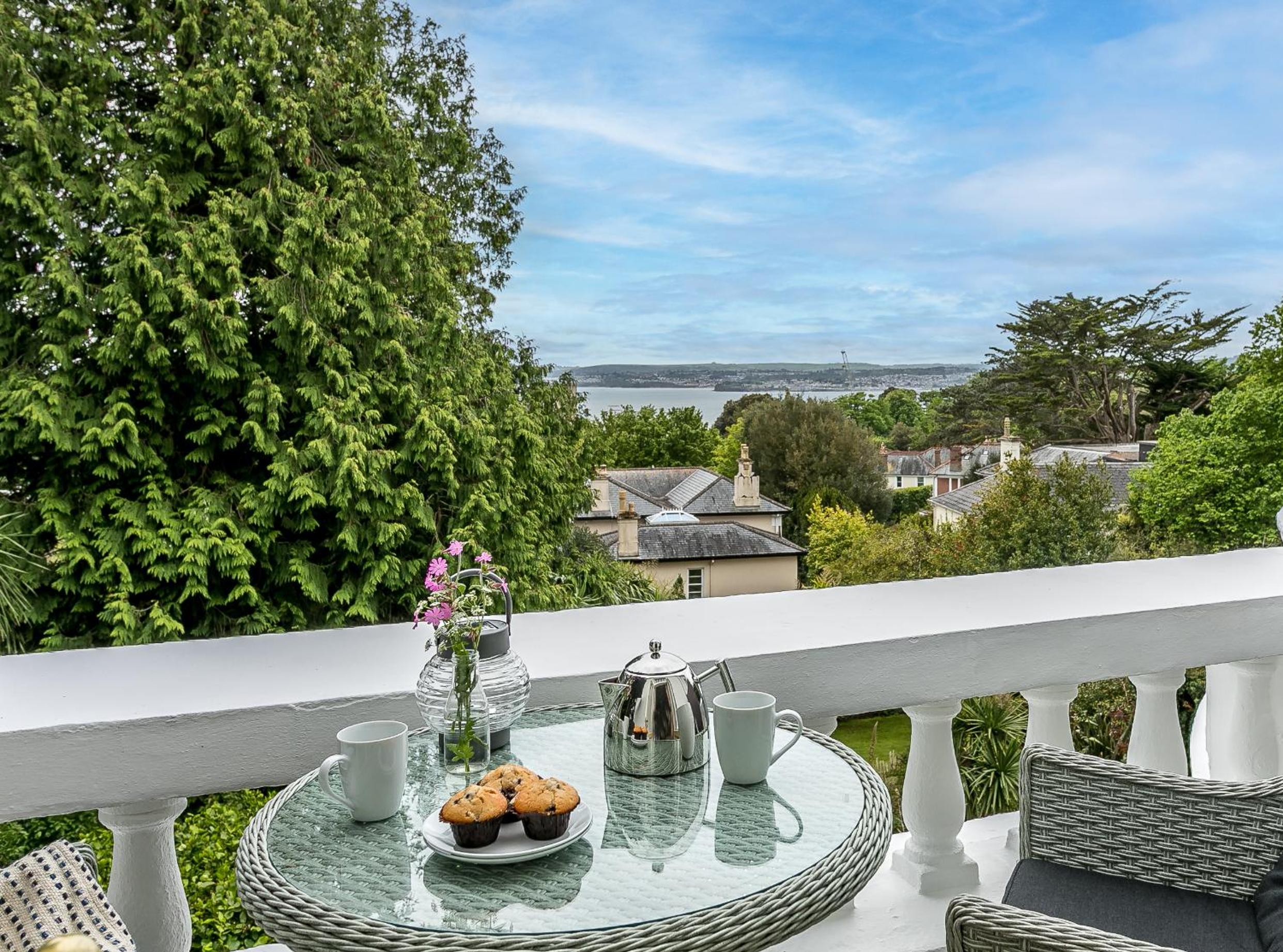 Apartment with Sea View - Photo 21