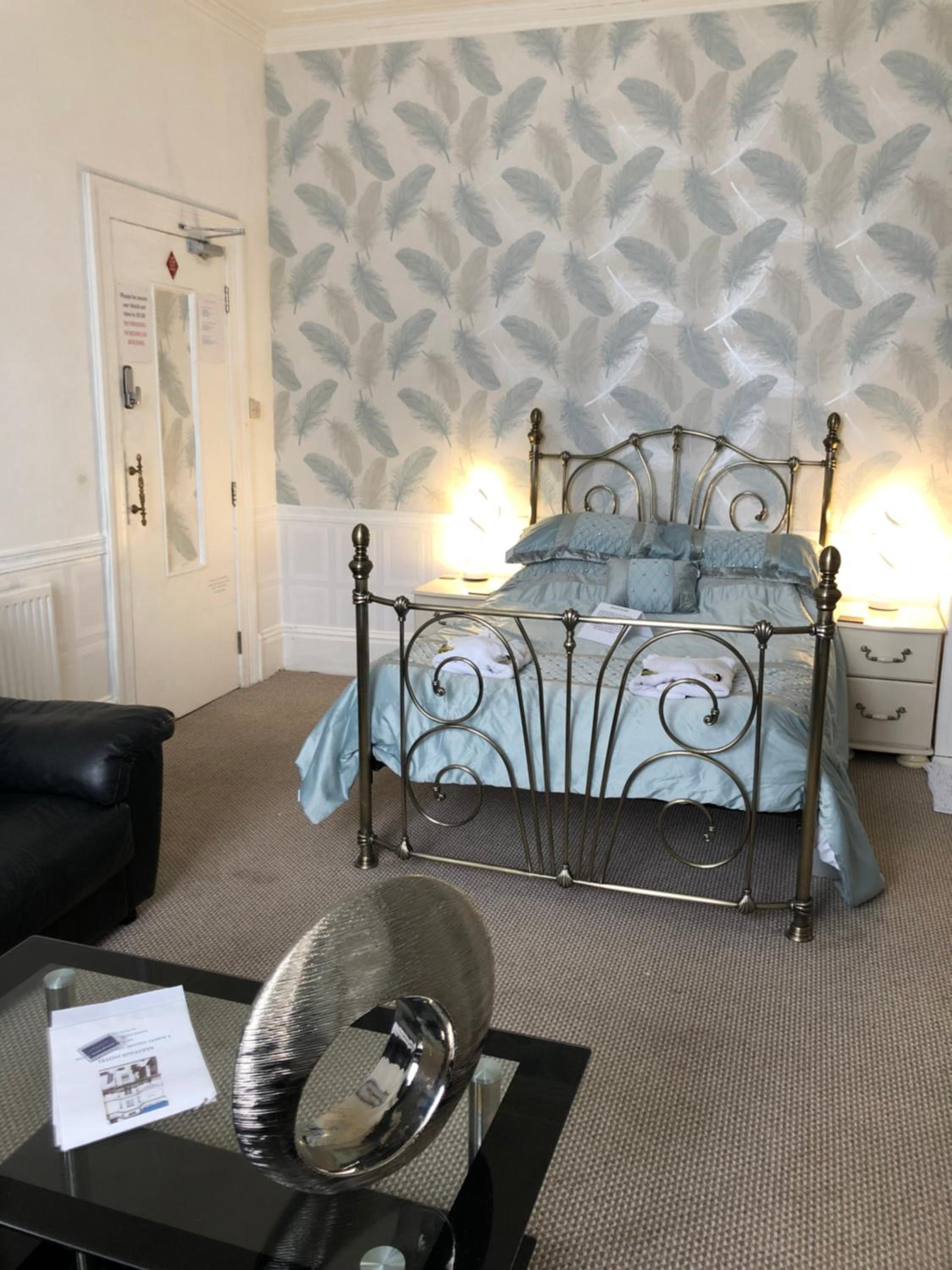 Budget Double Room - Photo 4