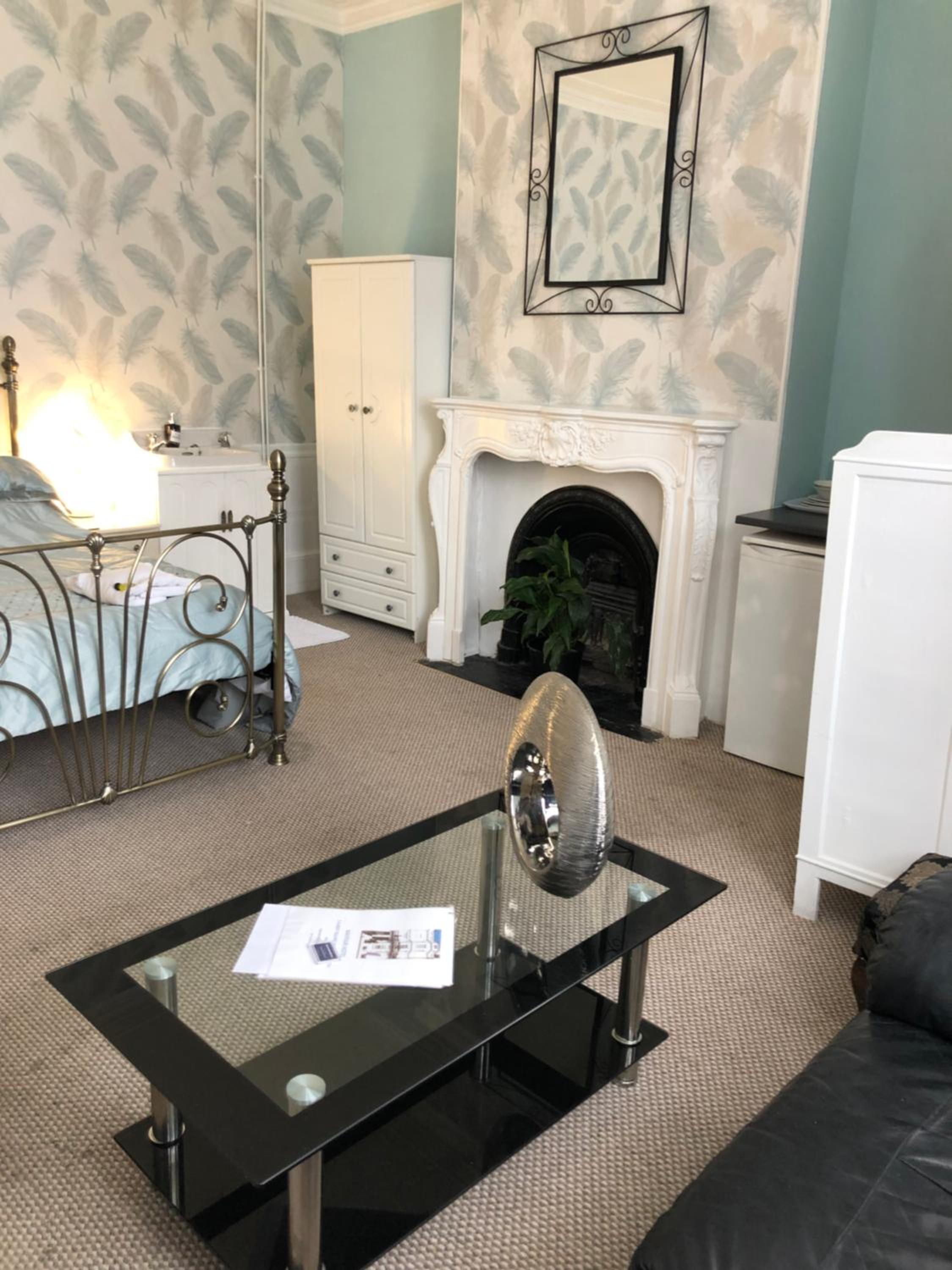 Budget Double Room - Photo 5