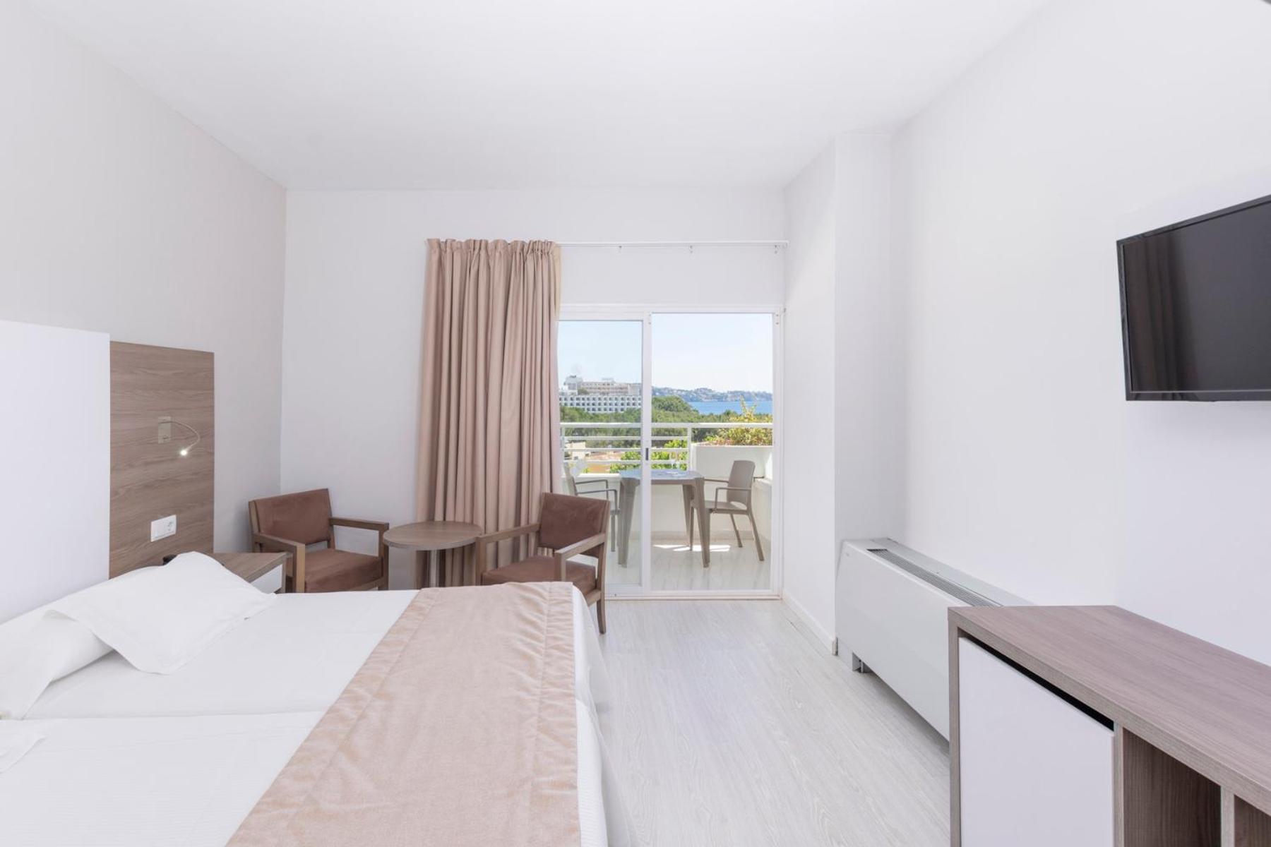 Double Room with Sea View photo 2
