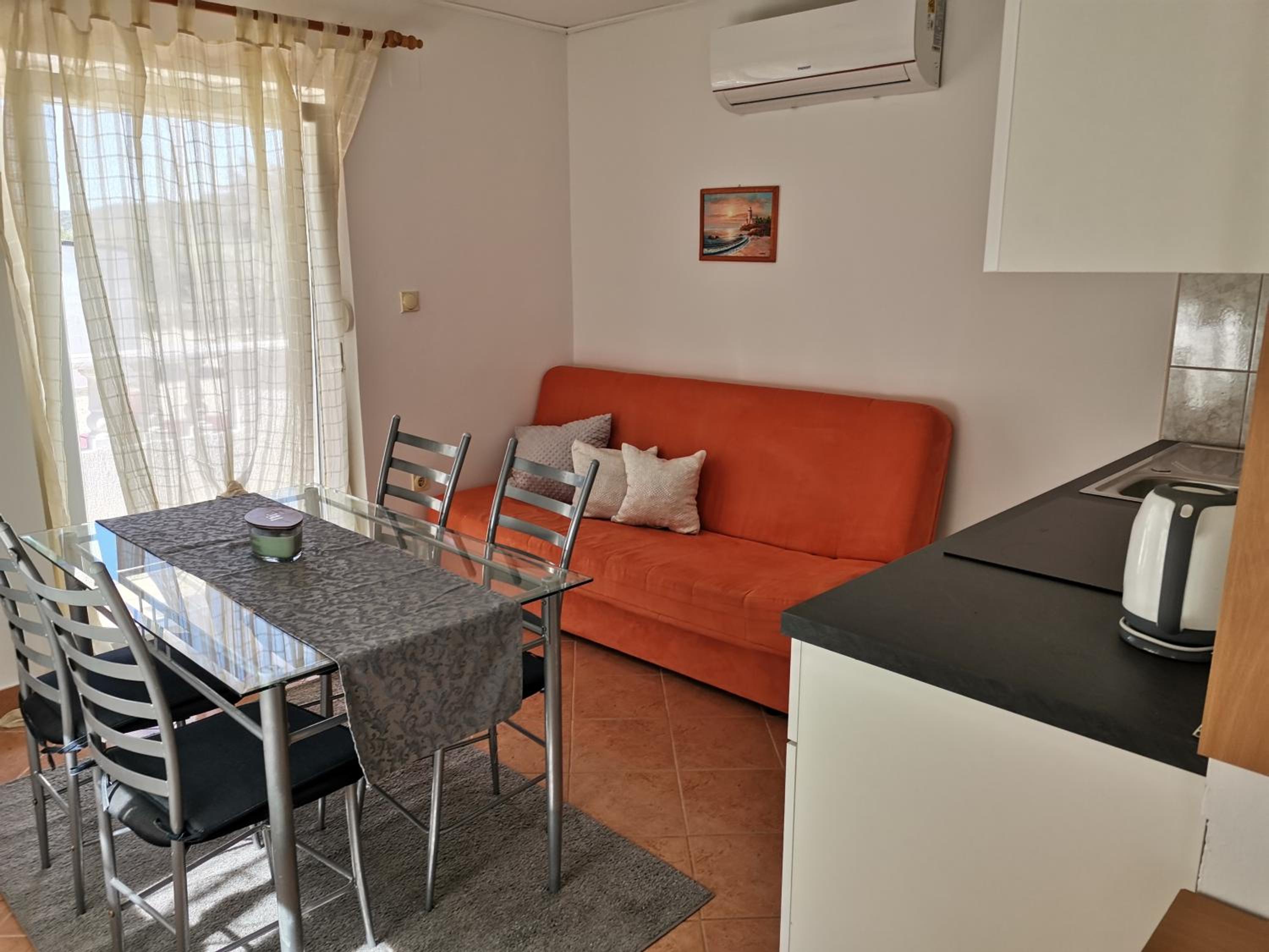 Apartment with Terrace - Photo 19