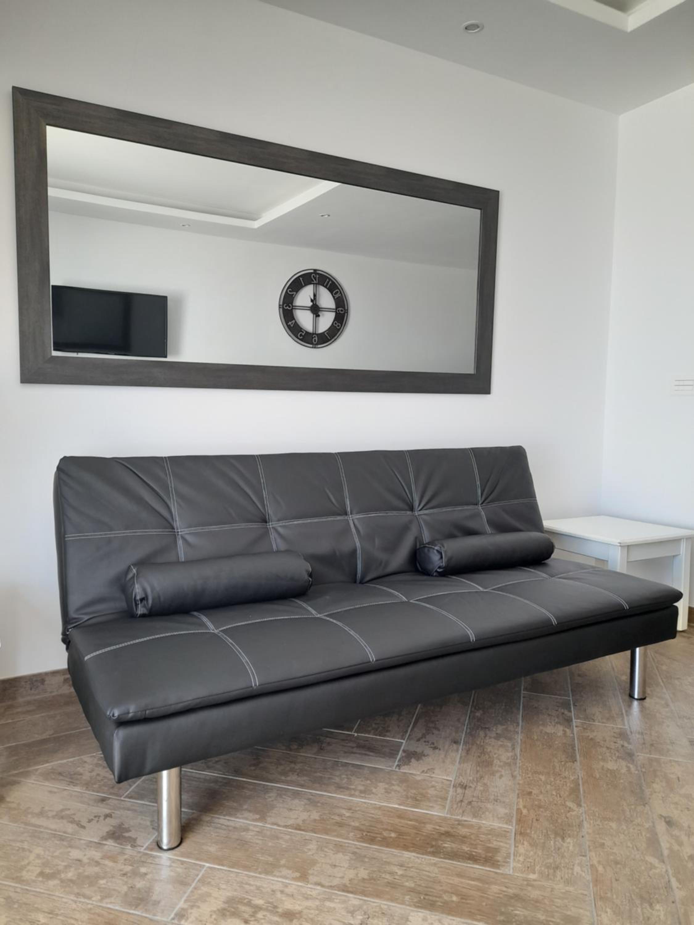 One-Bedroom Apartment - Photo 13