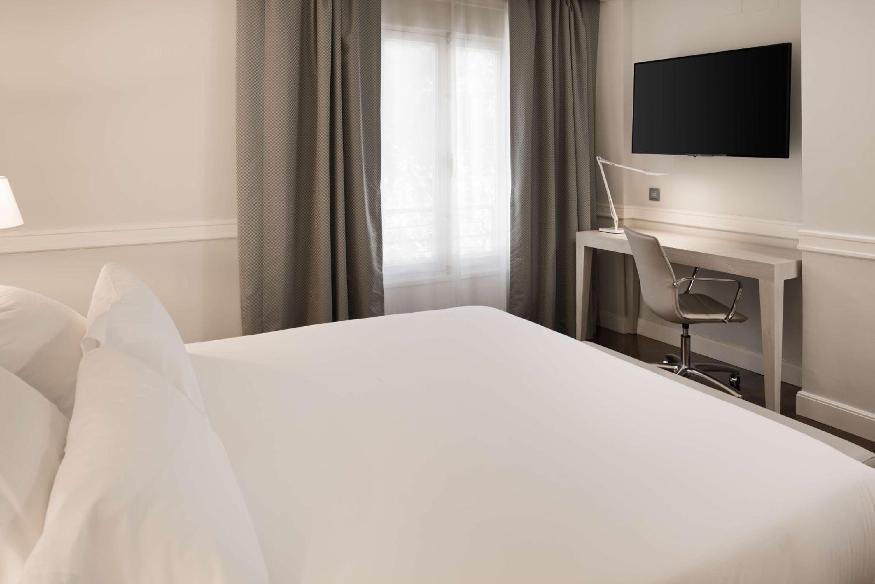 Superior Double or Twin Room - Photo 1