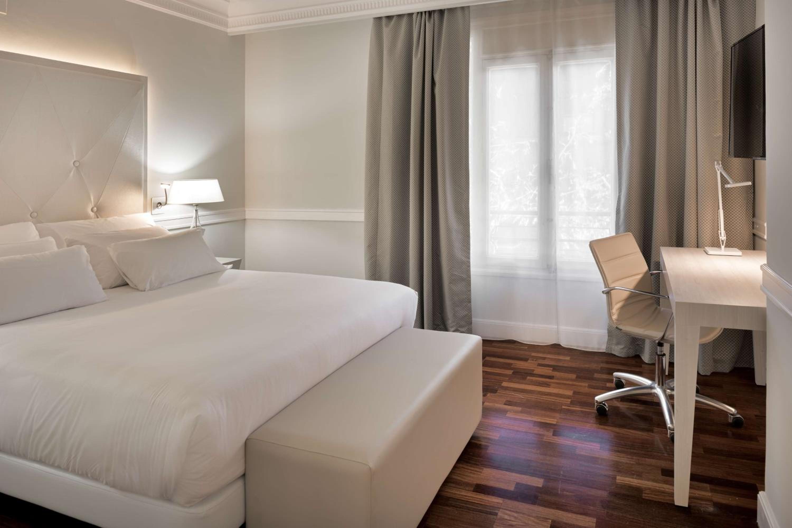 Superior Double or Twin Room - Photo 2