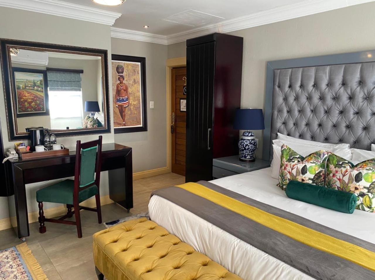 Deluxe Suite photo 3