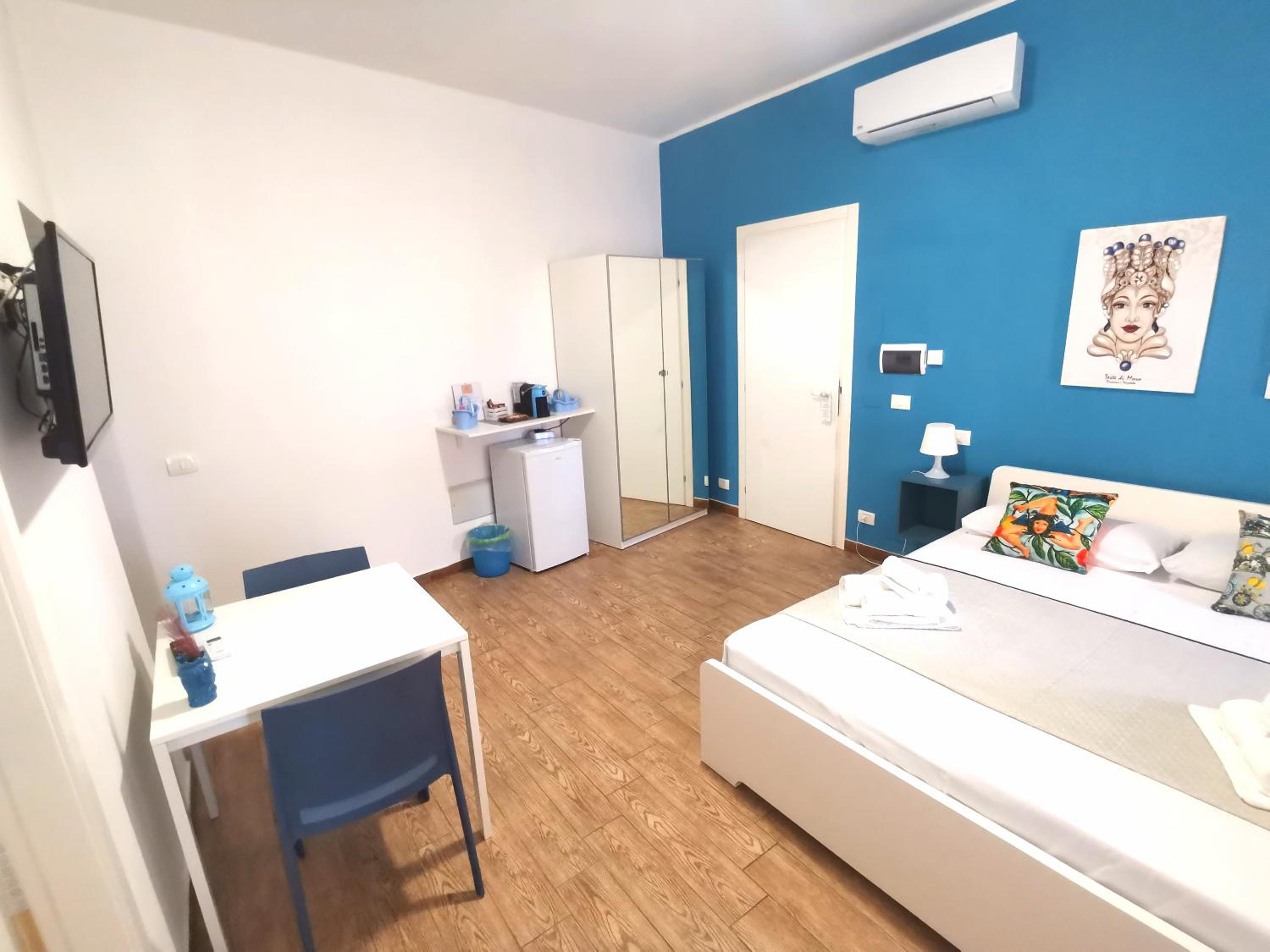 Standard Double Room - Photo 2
