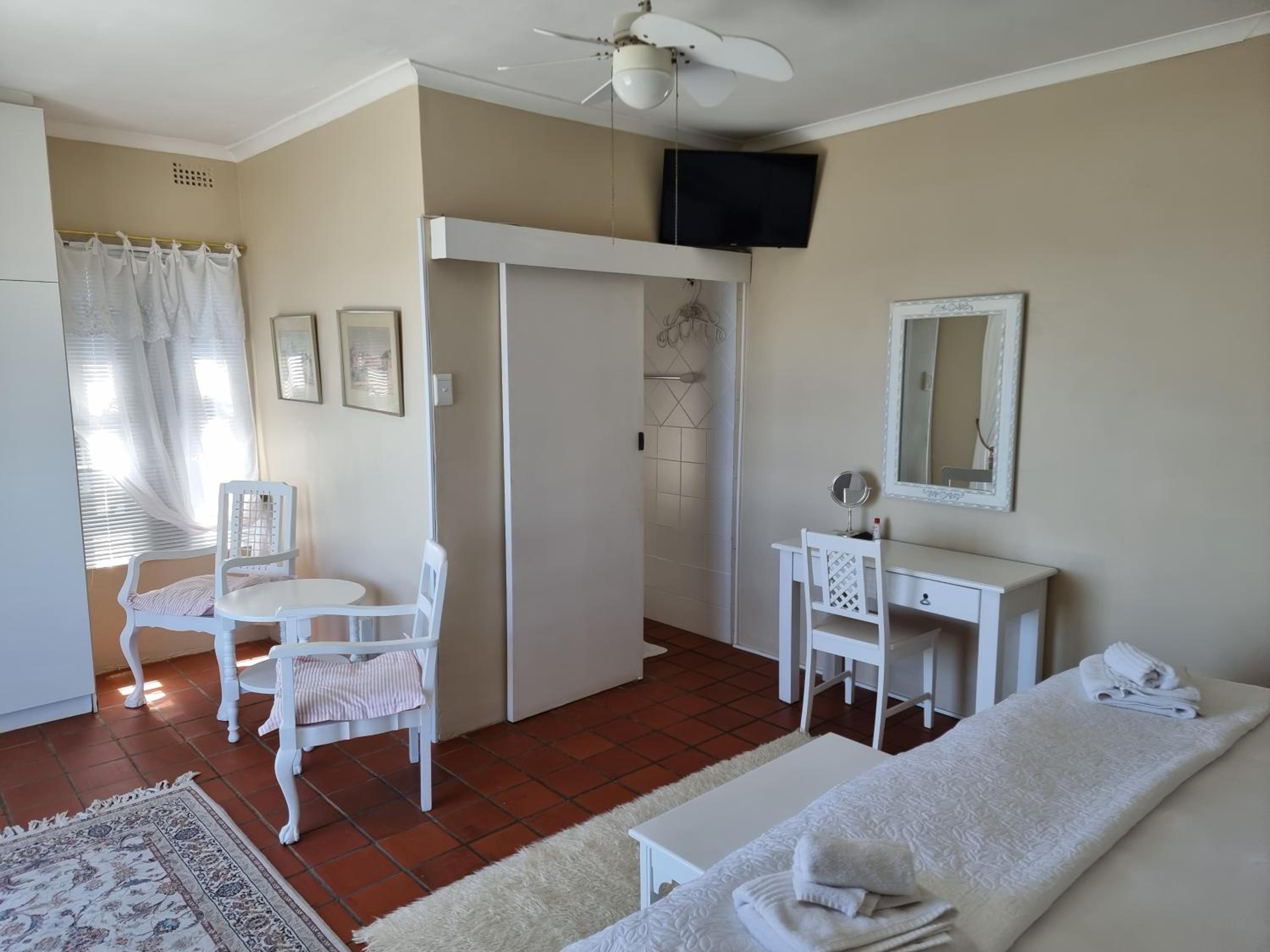 Large Double Room with Balcony and Sea view - Photo 3