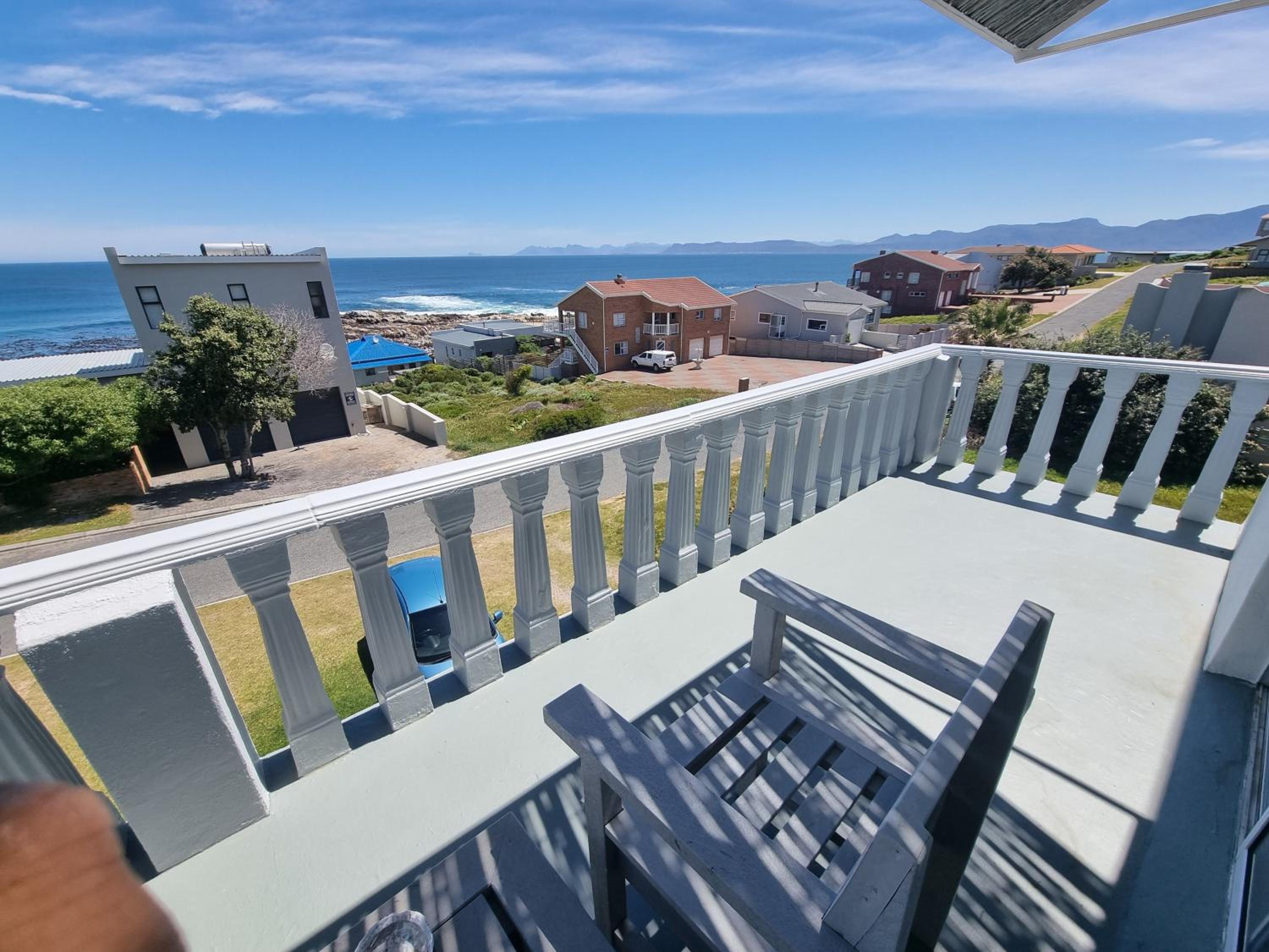 Large Double Room with Balcony and Sea view - Photo 4