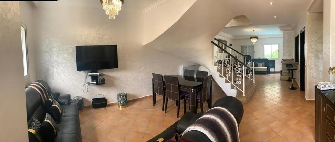 Villa photo 3