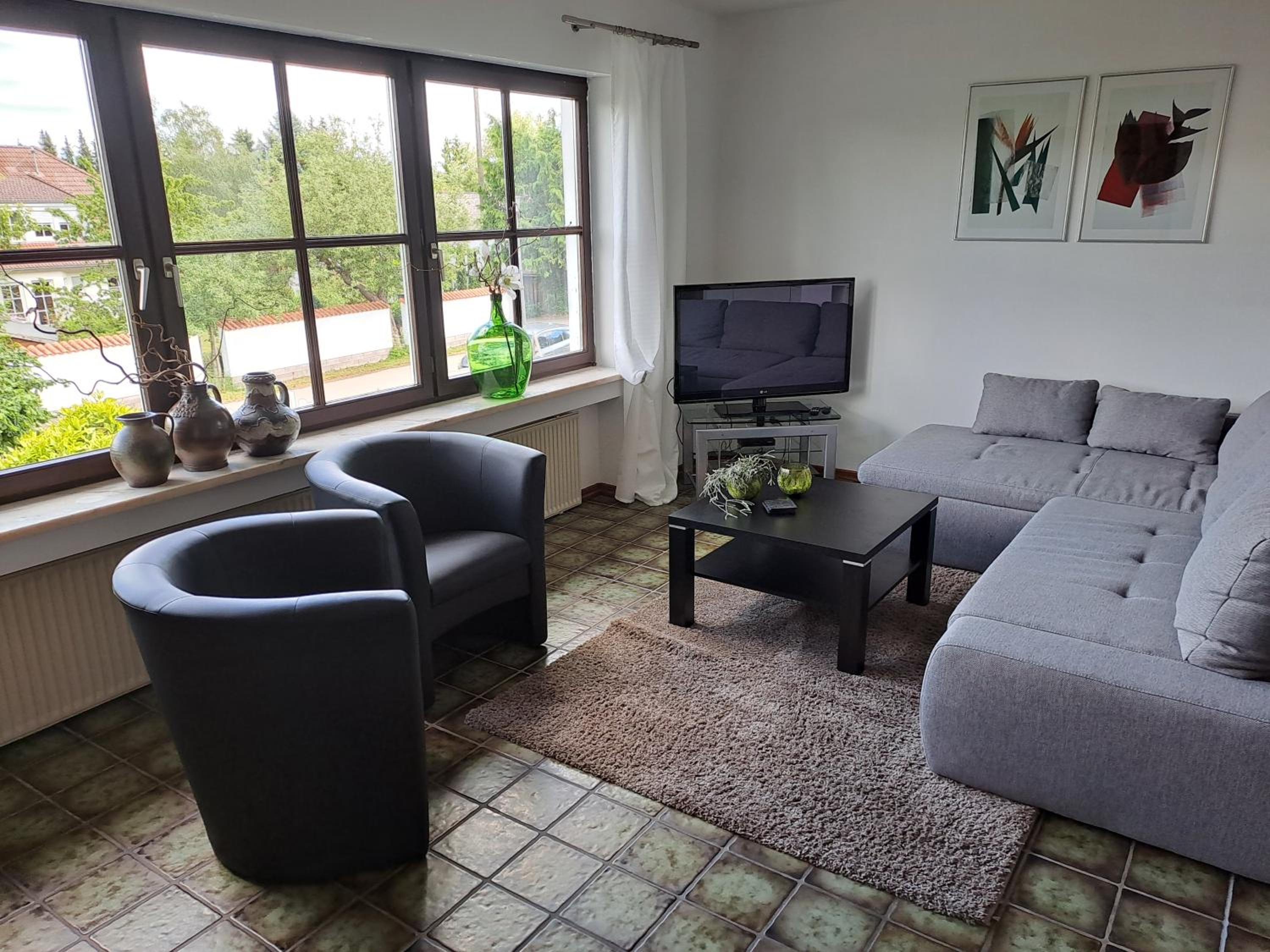 One-Bedroom Apartment photo 1