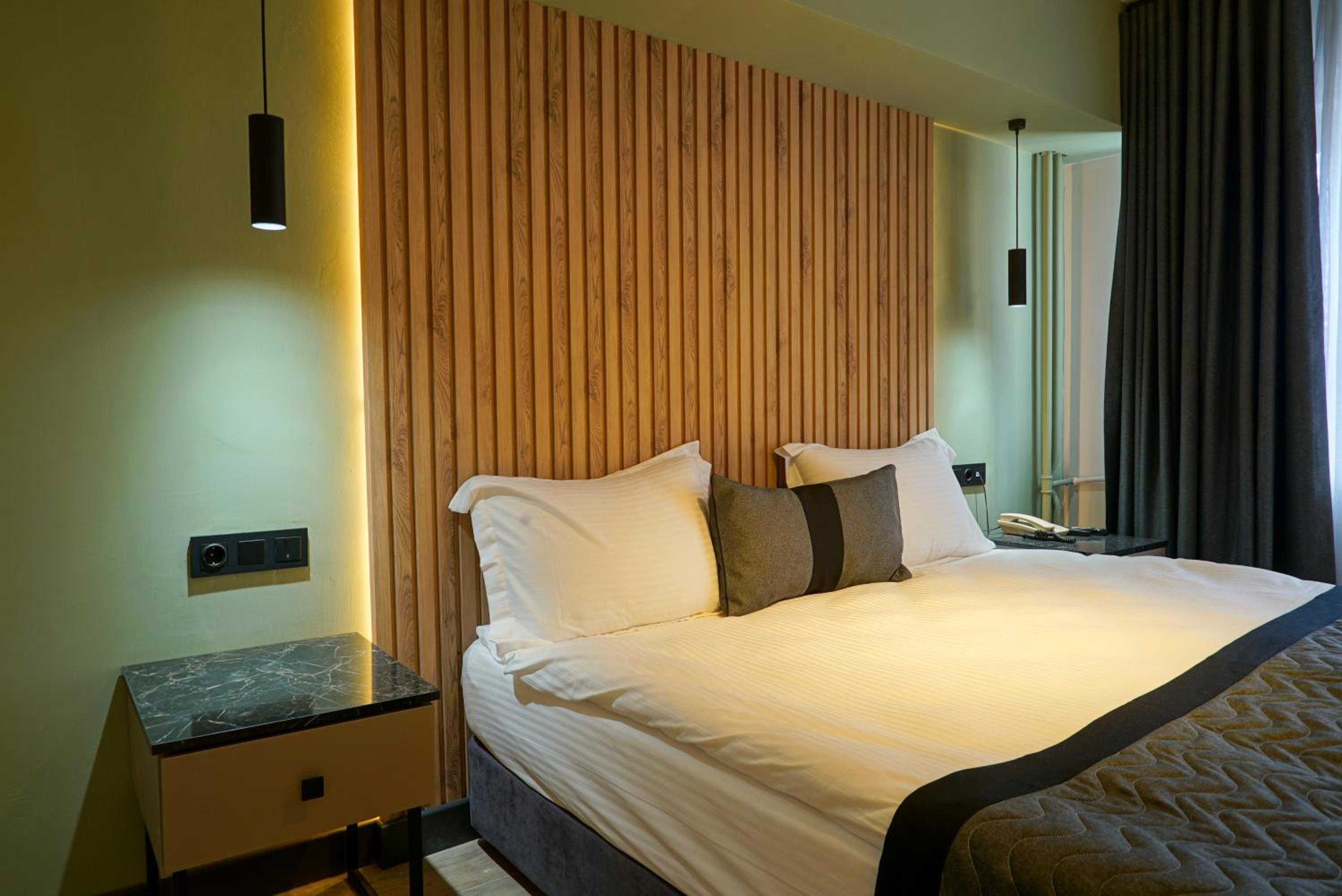 Standard Double Room - Photo 32