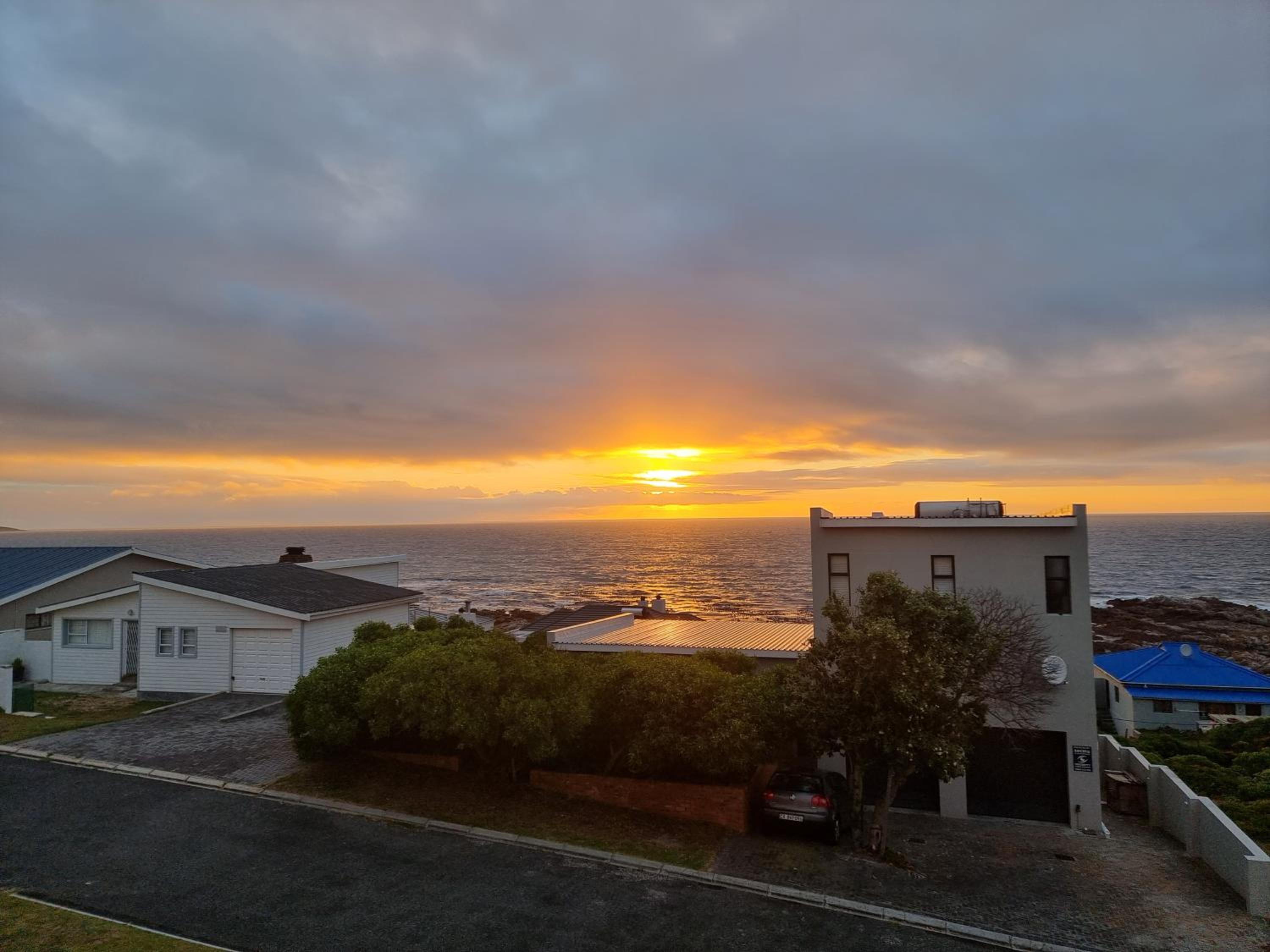 Large Double Room with Balcony and Sea view - Photo 8