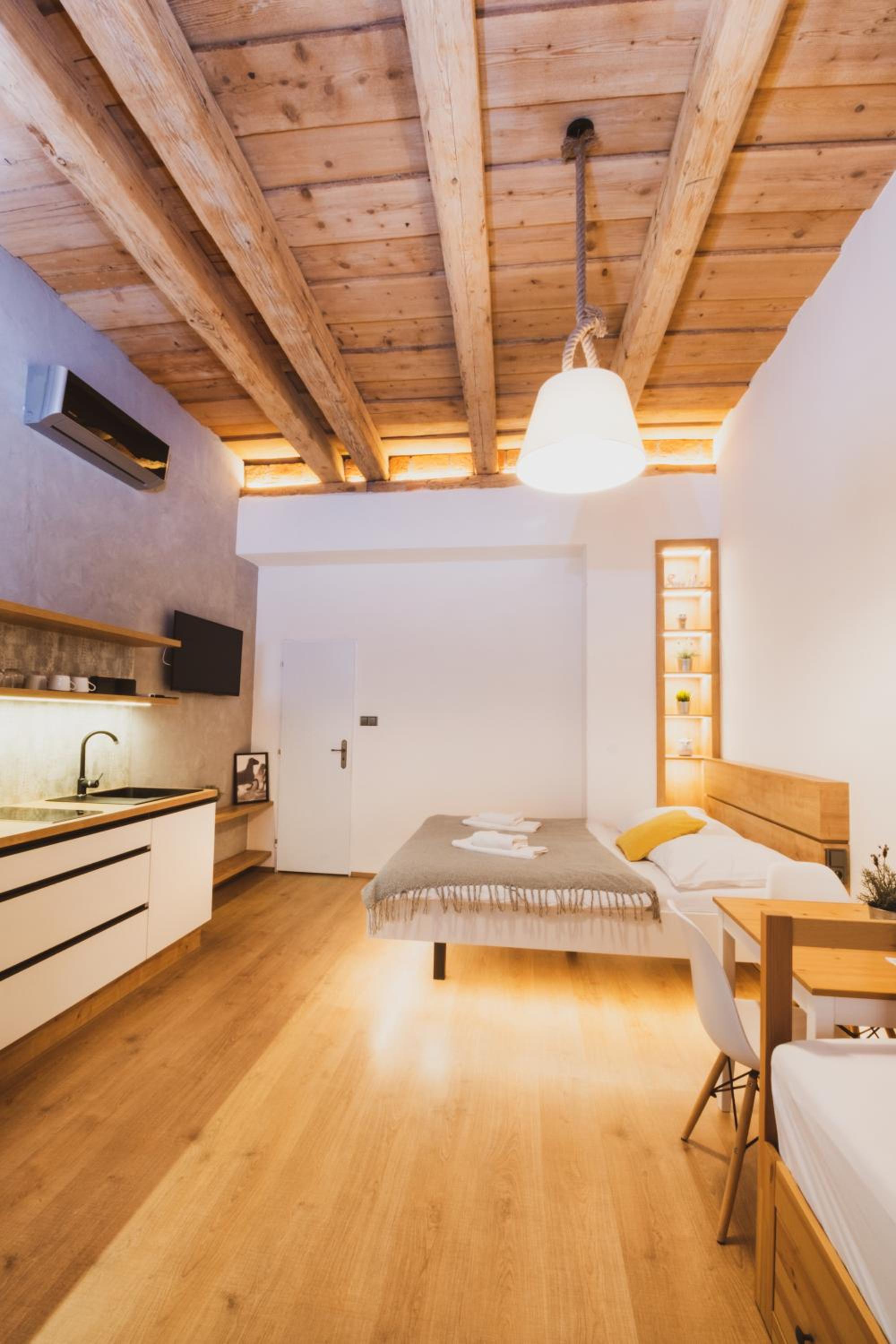 King Studio with Sofa Bed
