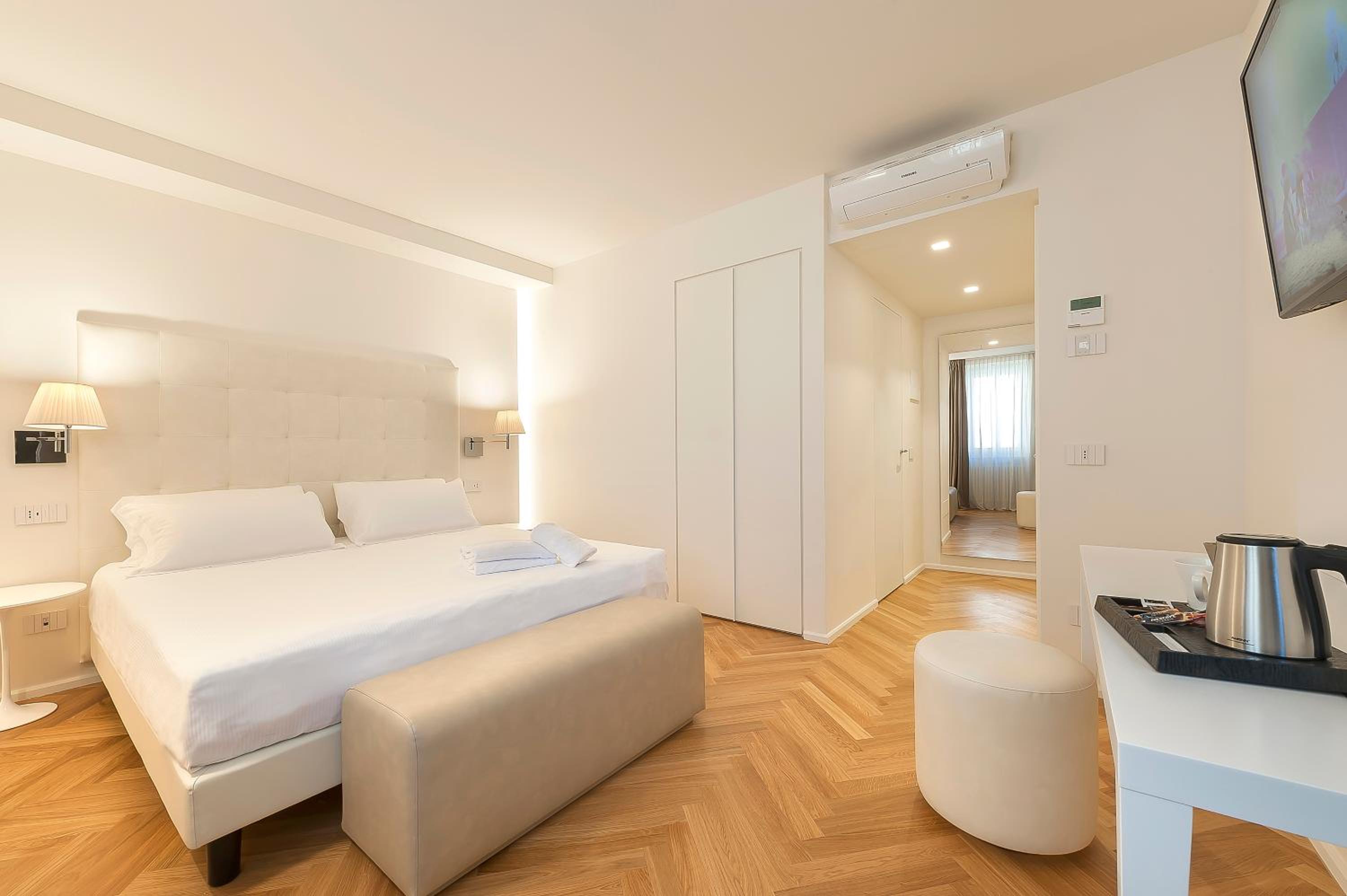 Large Double or Twin Room