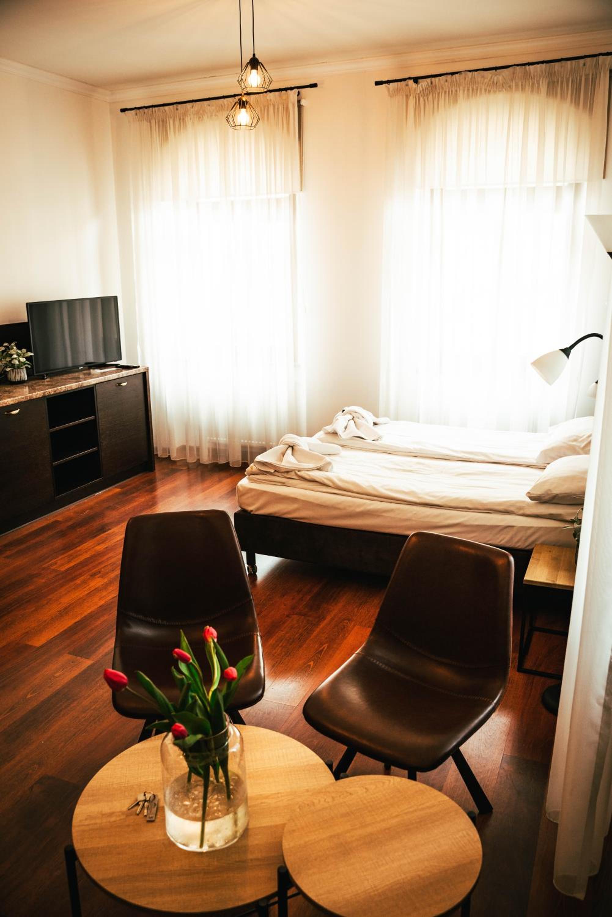 Double Room - Photo 8