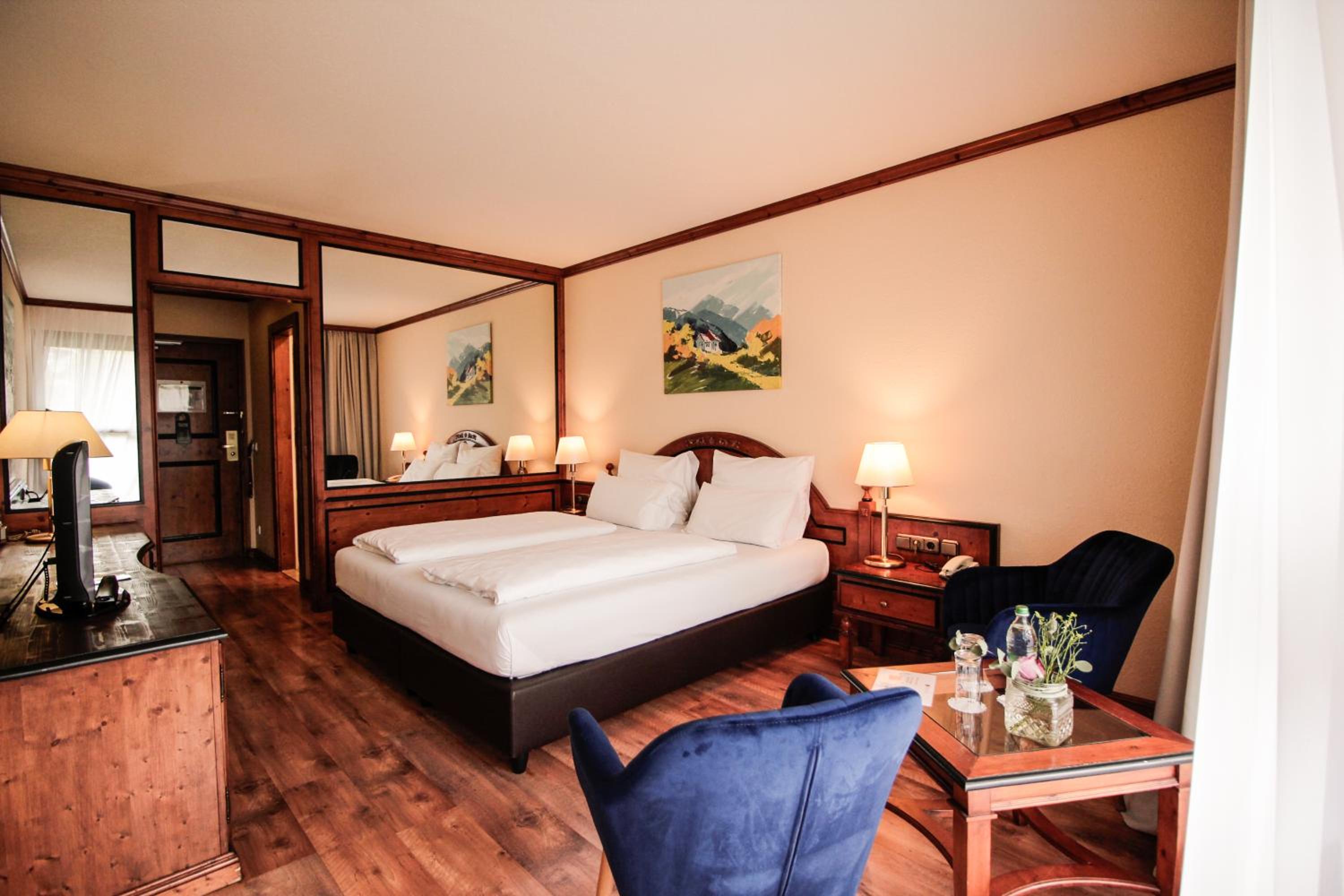 Double Room with Balcony - Photo 2