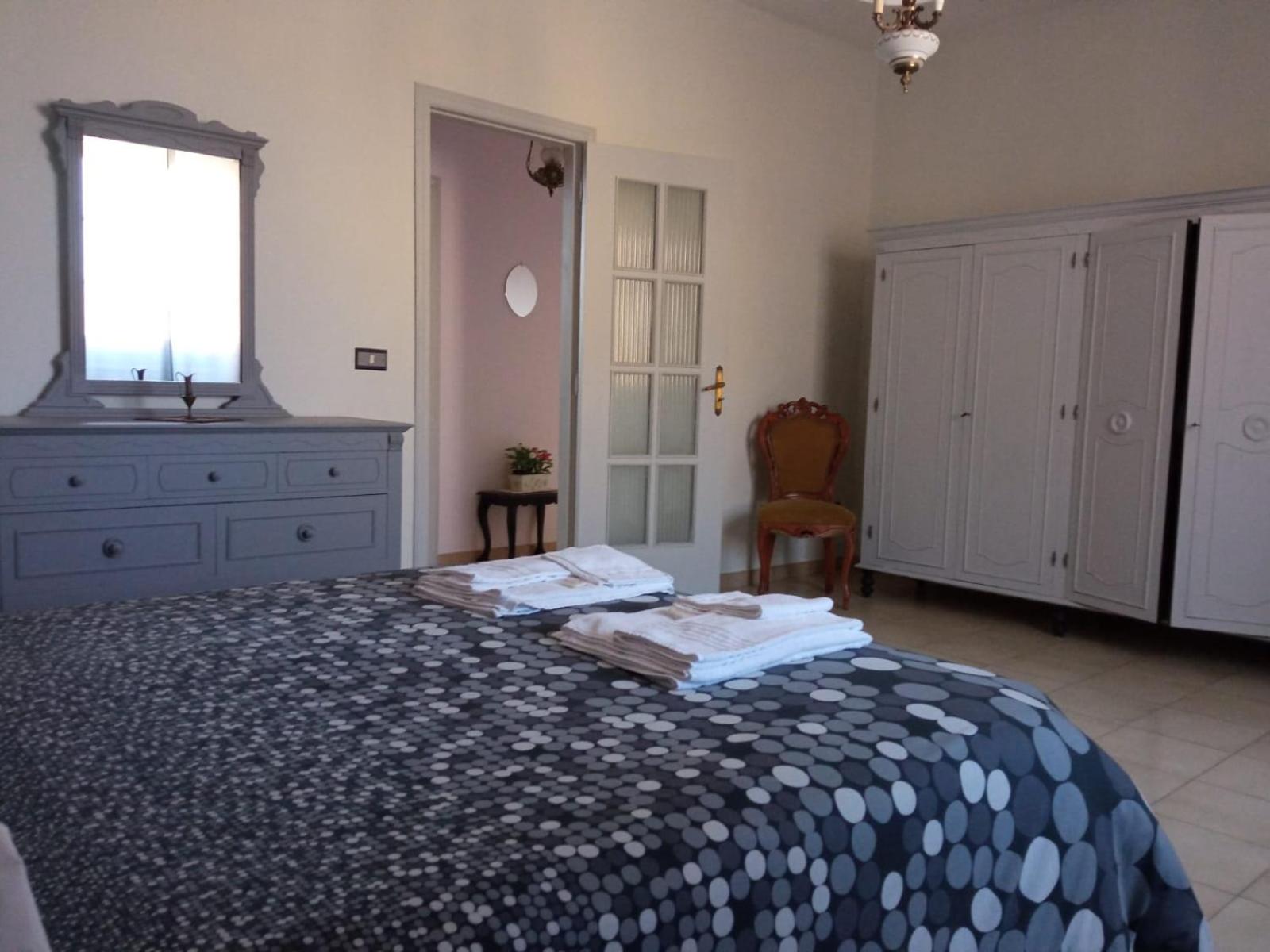 Three-Bedroom House - Photo 1
