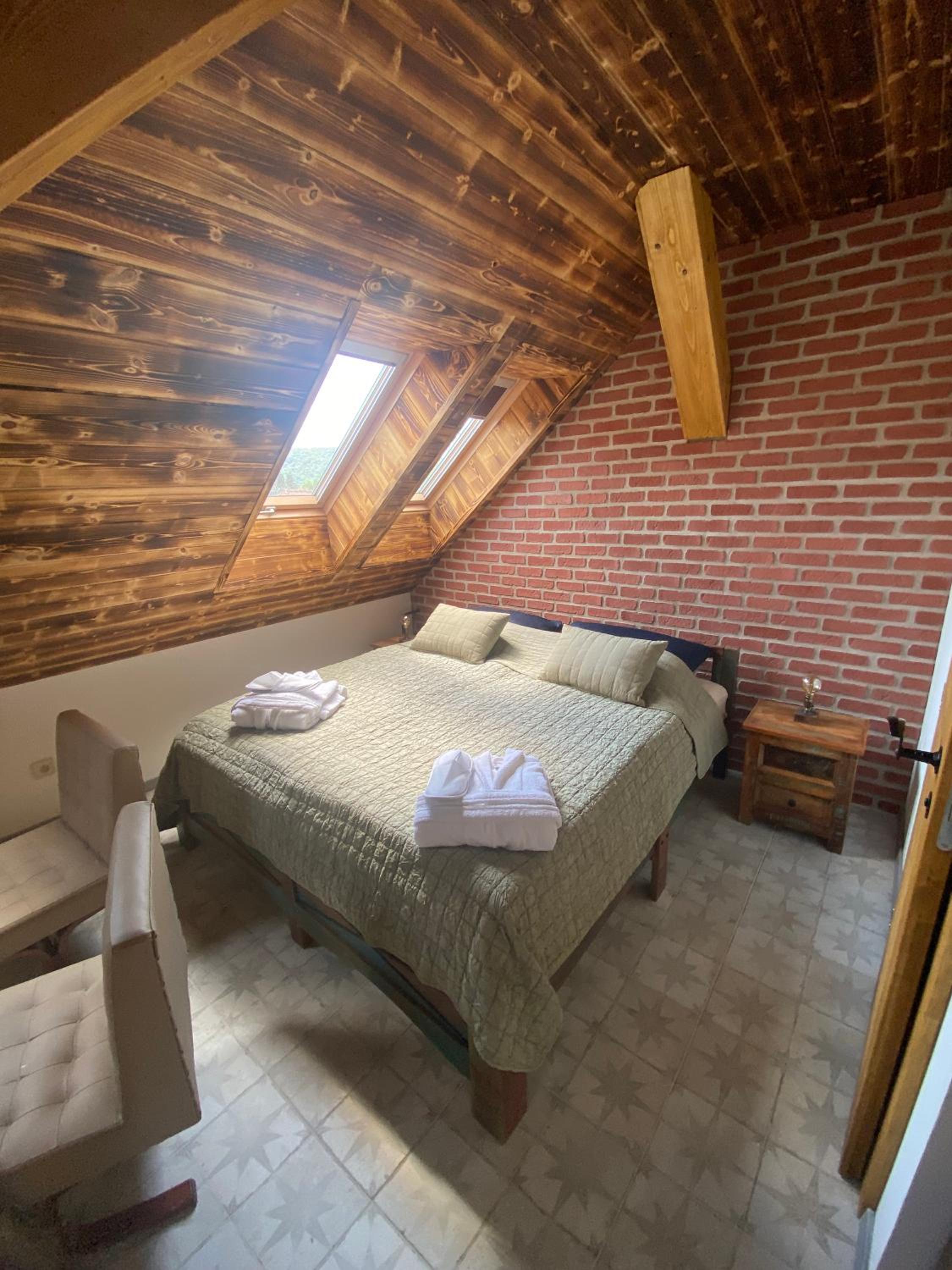 One-Bedroom Apartment - Photo 4