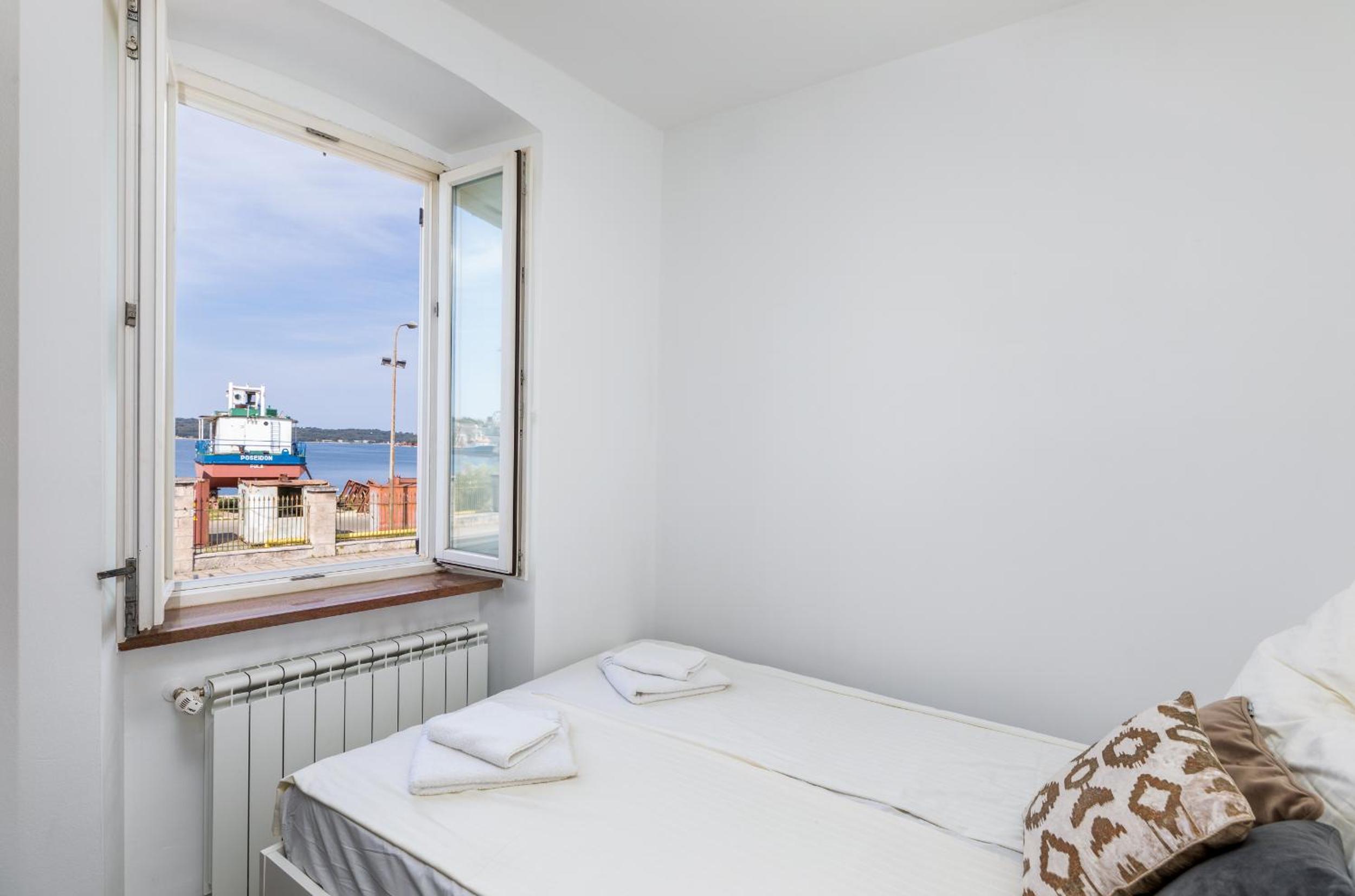 Three-Bedroom Apartment - Photo 28