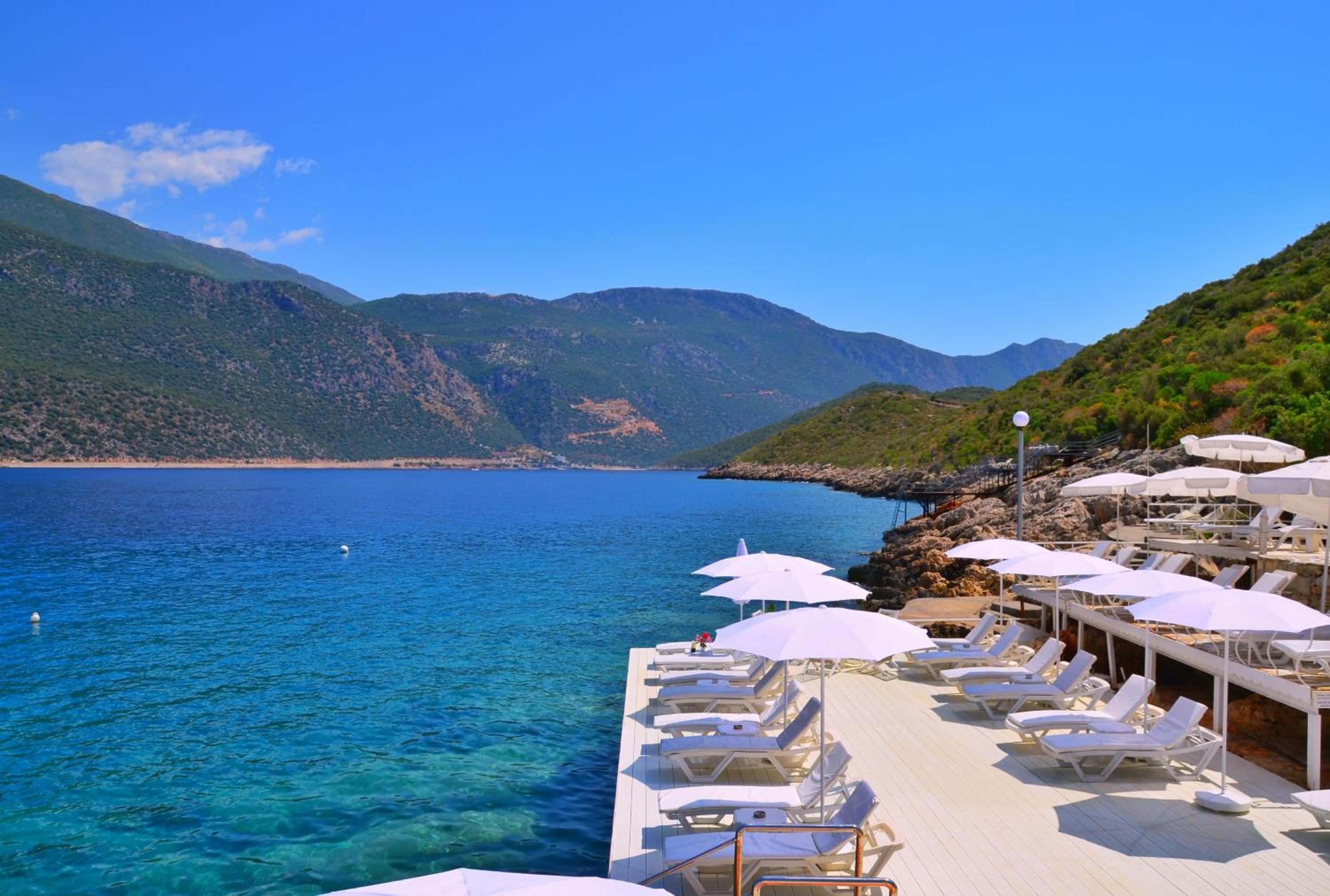 Double Room With Balcony And Sea View - Photo 29