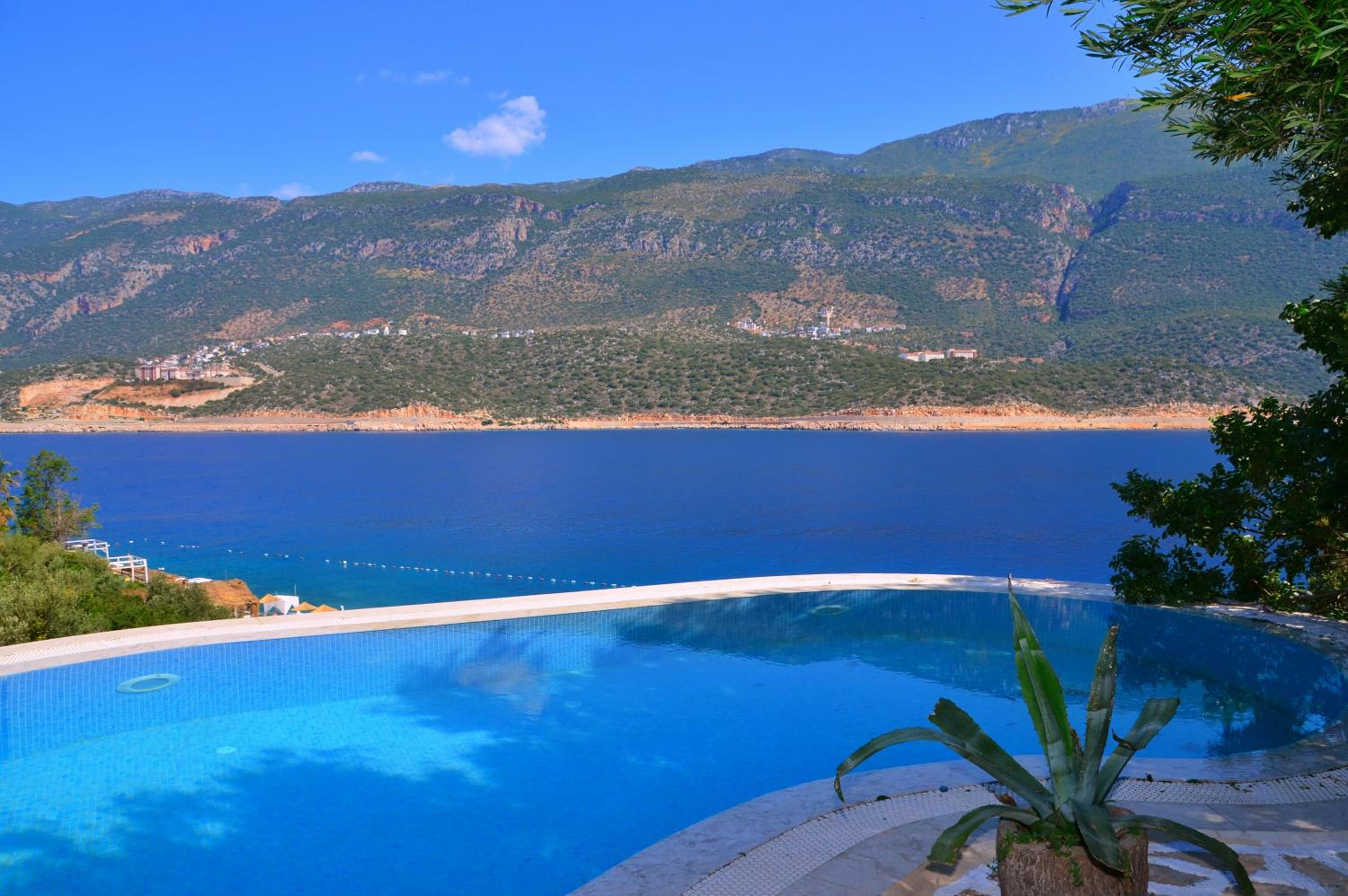 Double Room With Balcony And Sea View - Photo 26