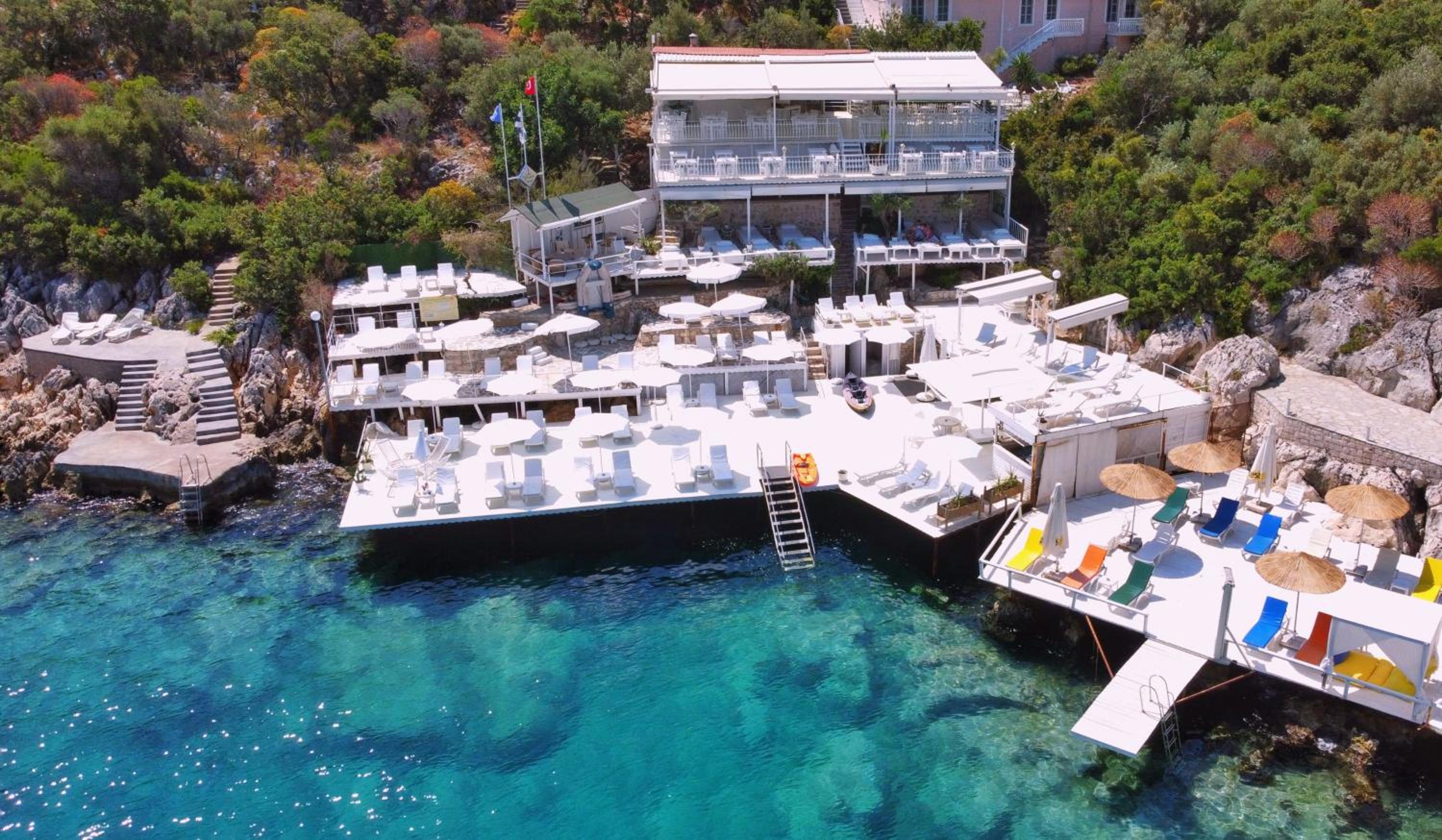 Double Room With Balcony And Sea View - Photo 25