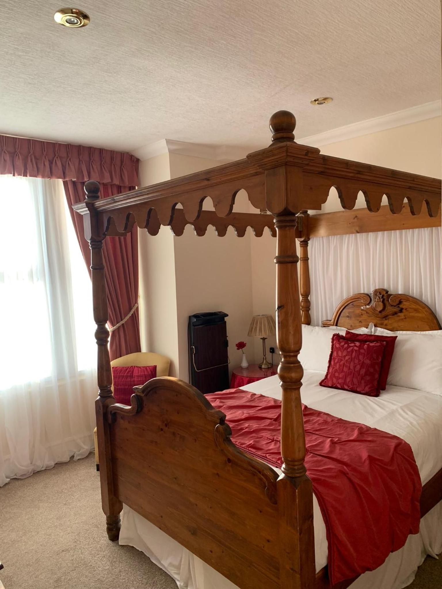 Superior Four-Poster Double Room - Photo 2
