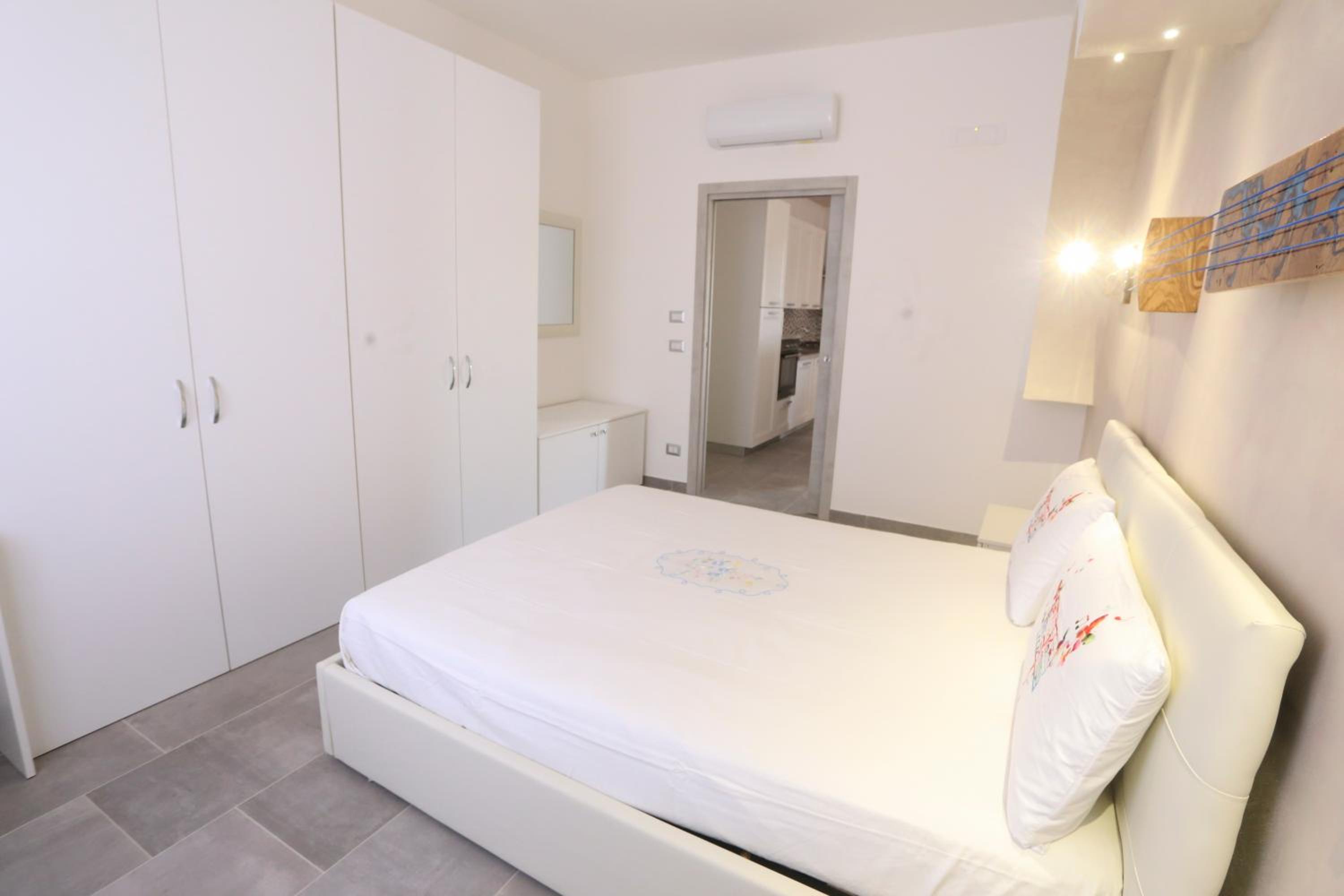 One-Bedroom House photo 1